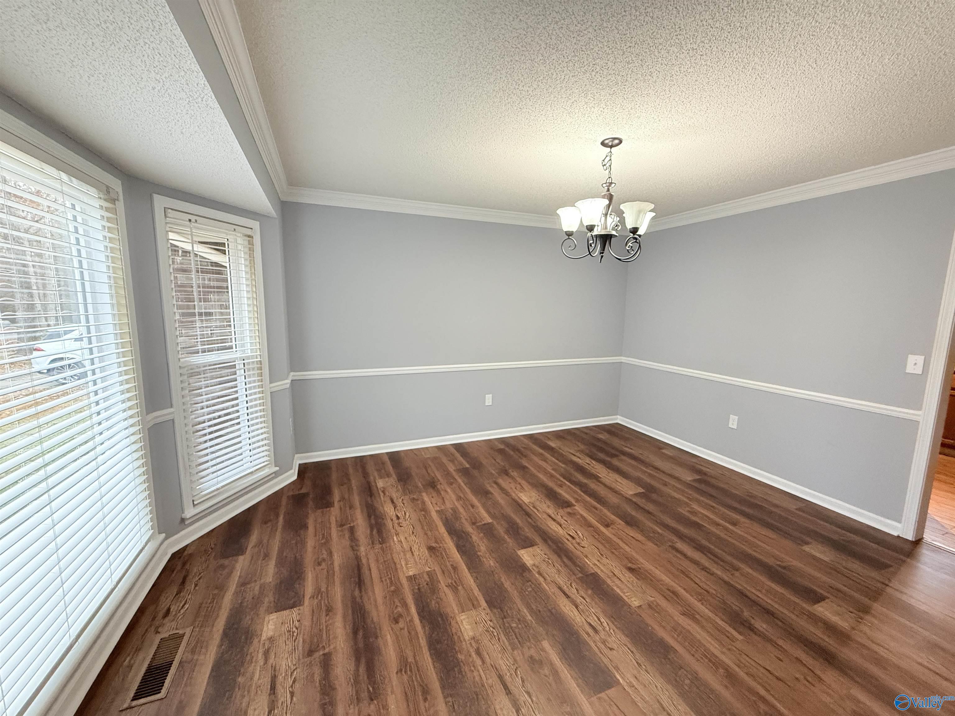 2046 Wedgewood Drive NE