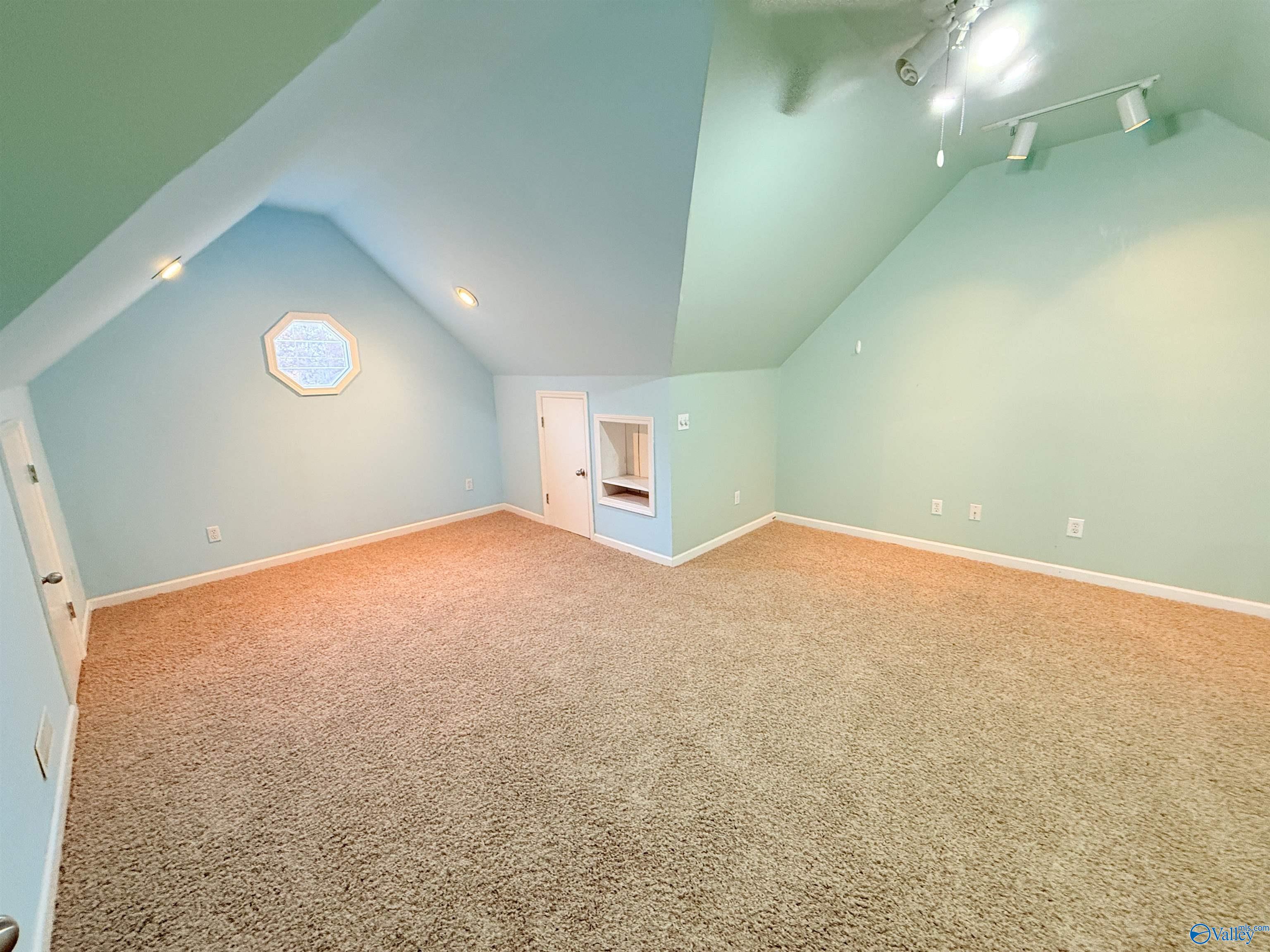 2046 Wedgewood Drive NE