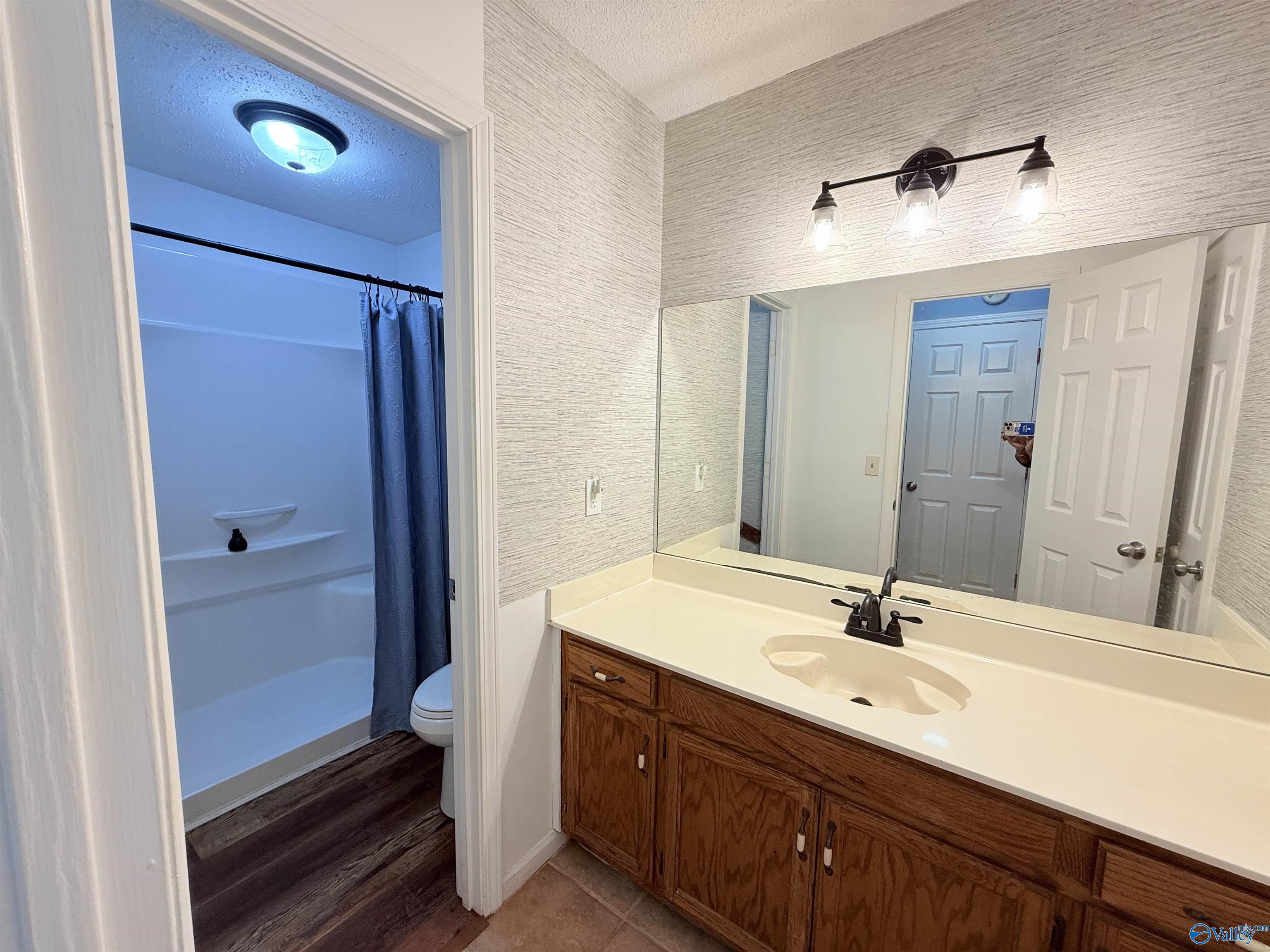 2046 Wedgewood Drive NE