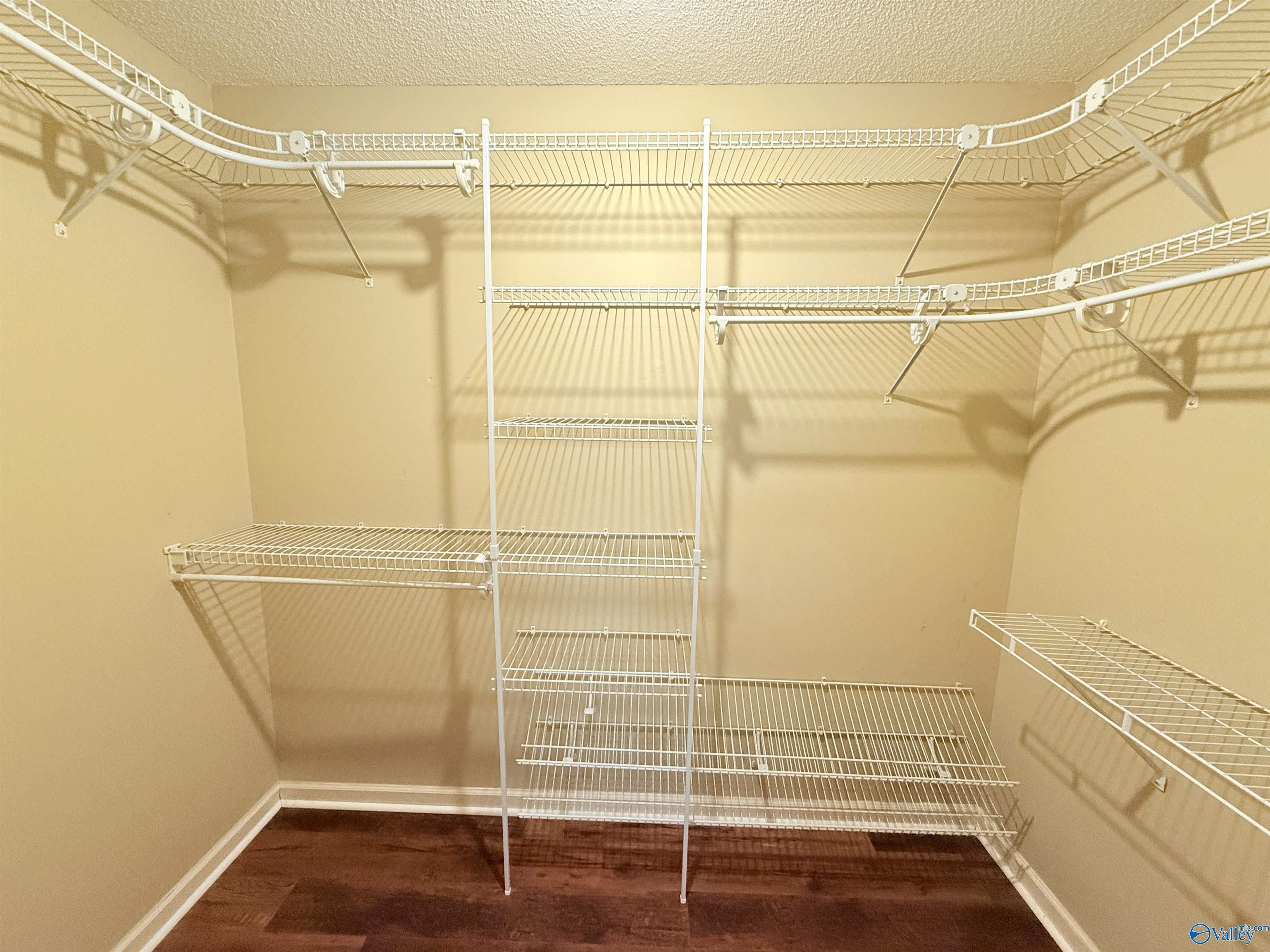 2046 Wedgewood Drive NE