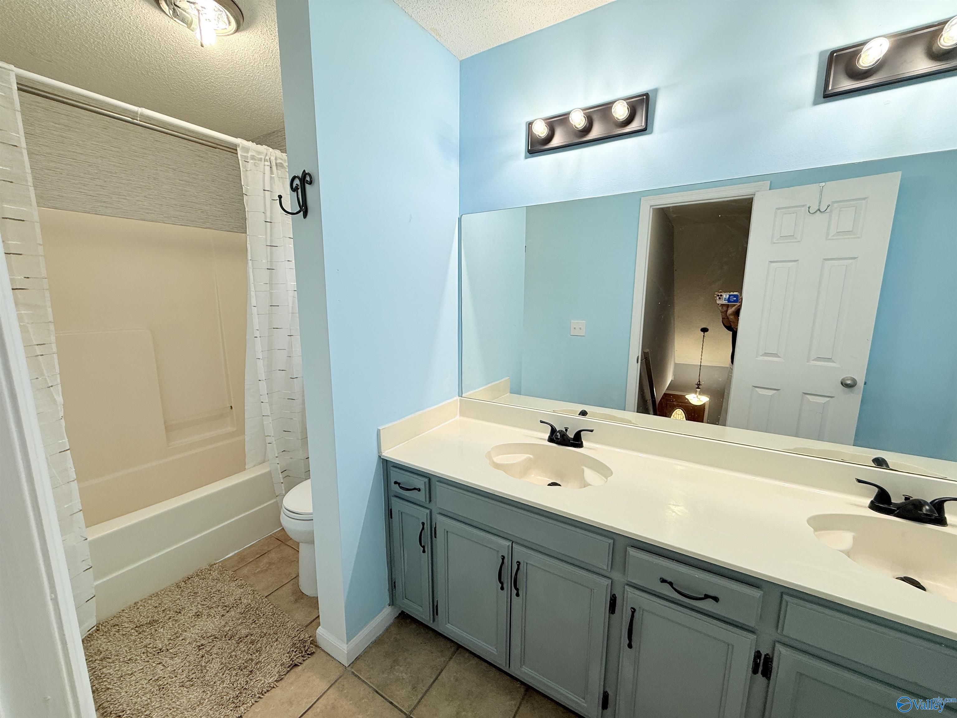 2046 Wedgewood Drive NE