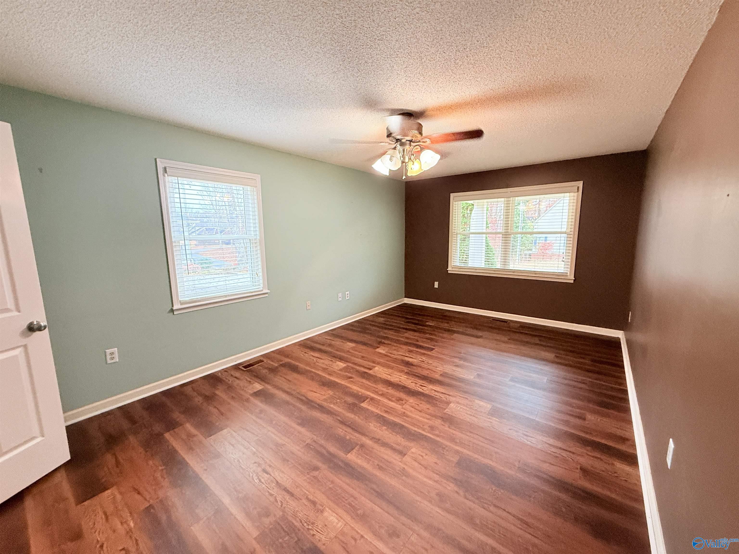 2046 Wedgewood Drive NE