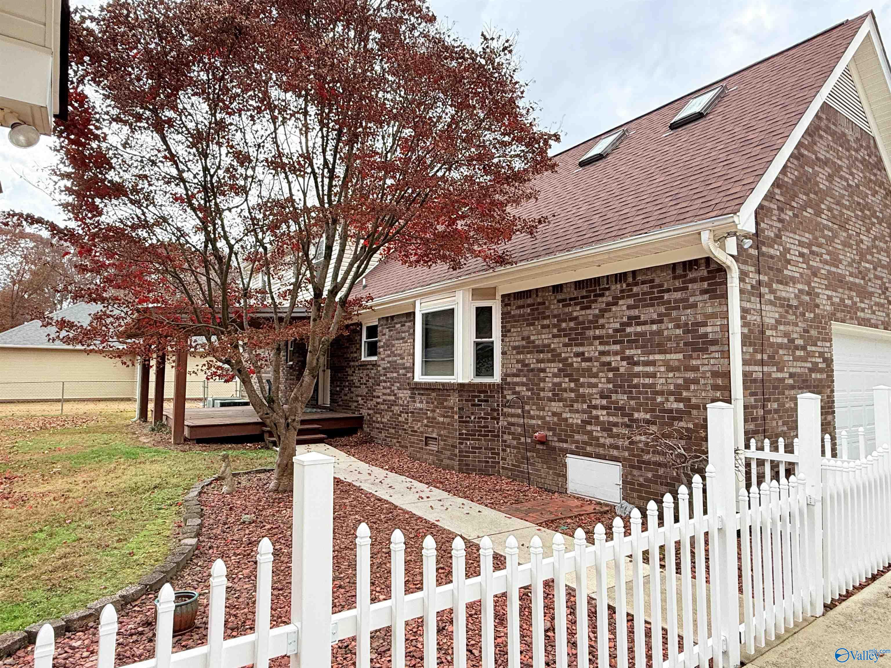 2046 Wedgewood Drive NE