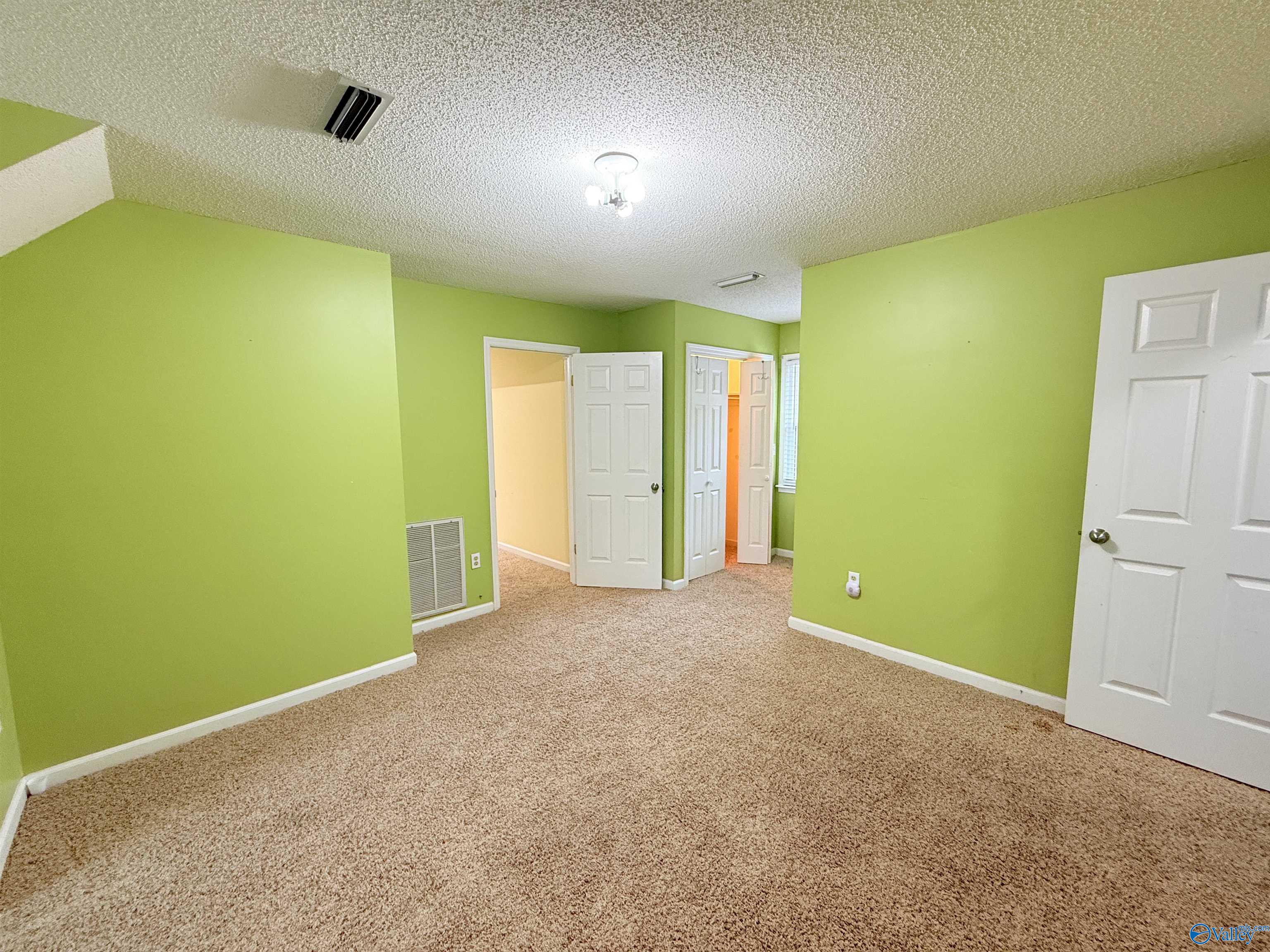 2046 Wedgewood Drive NE