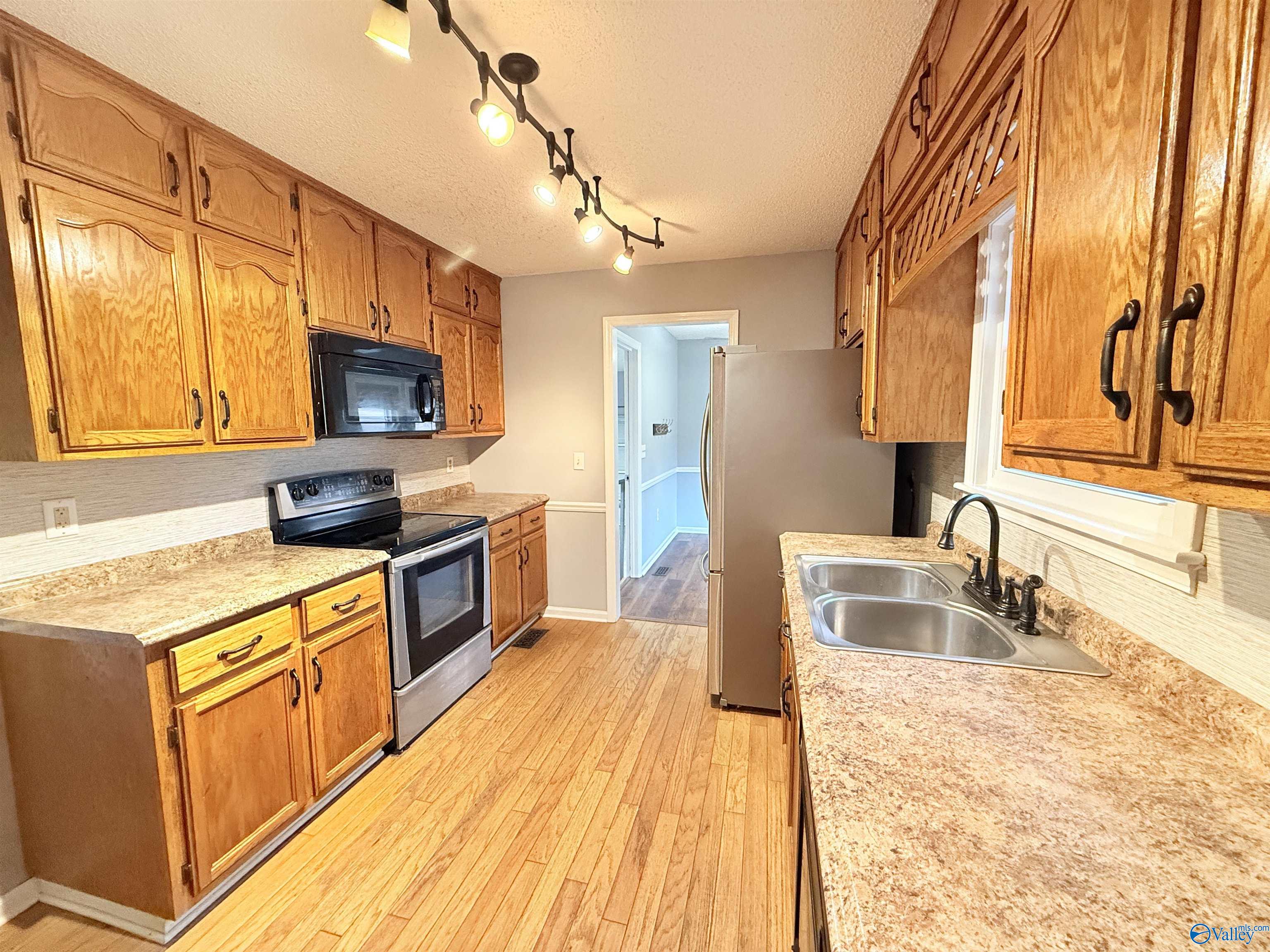 2046 Wedgewood Drive NE