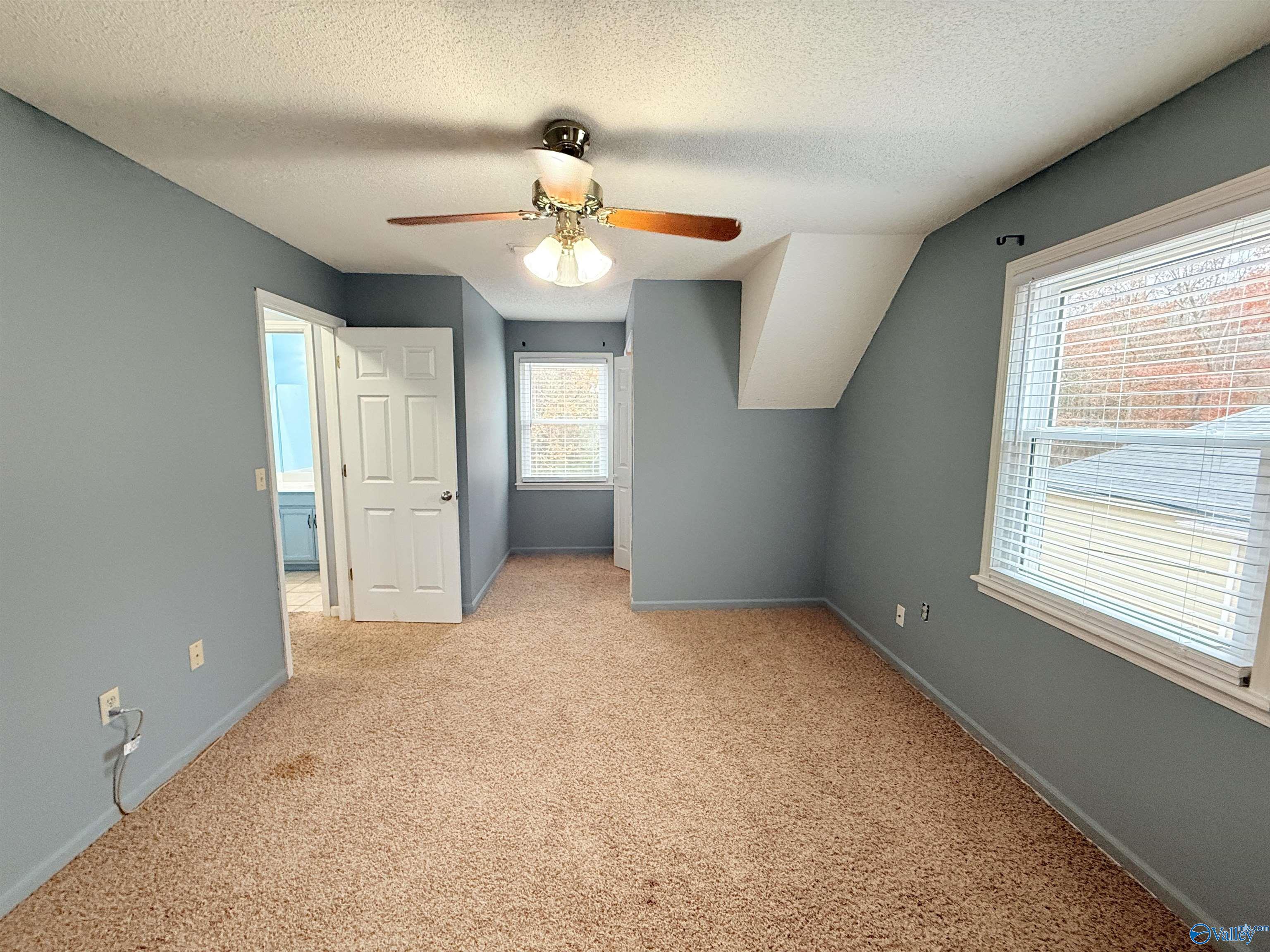 2046 Wedgewood Drive NE