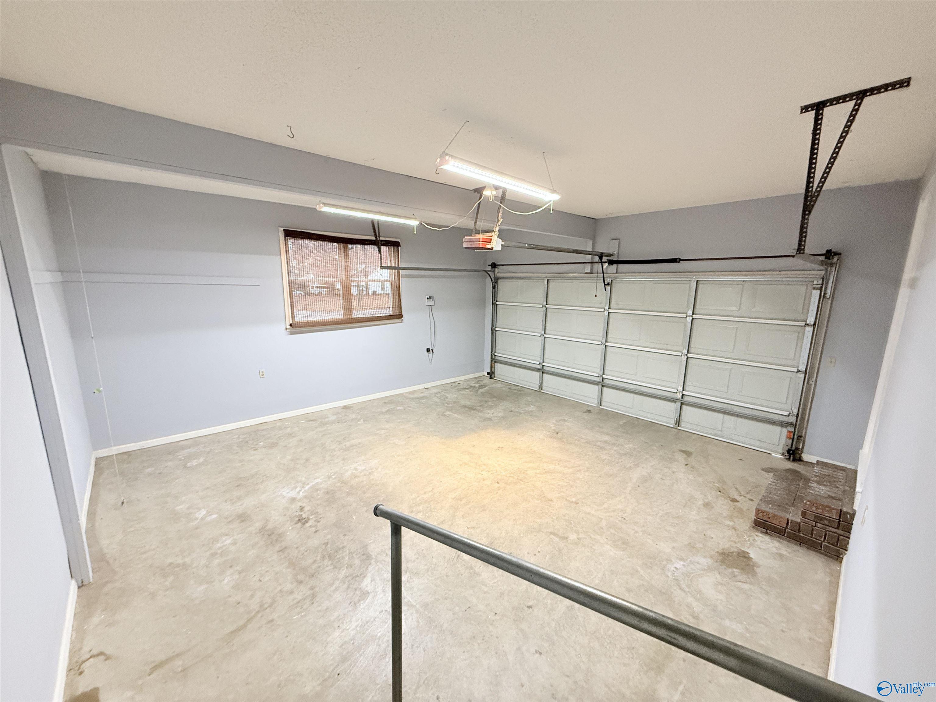 2046 Wedgewood Drive NE