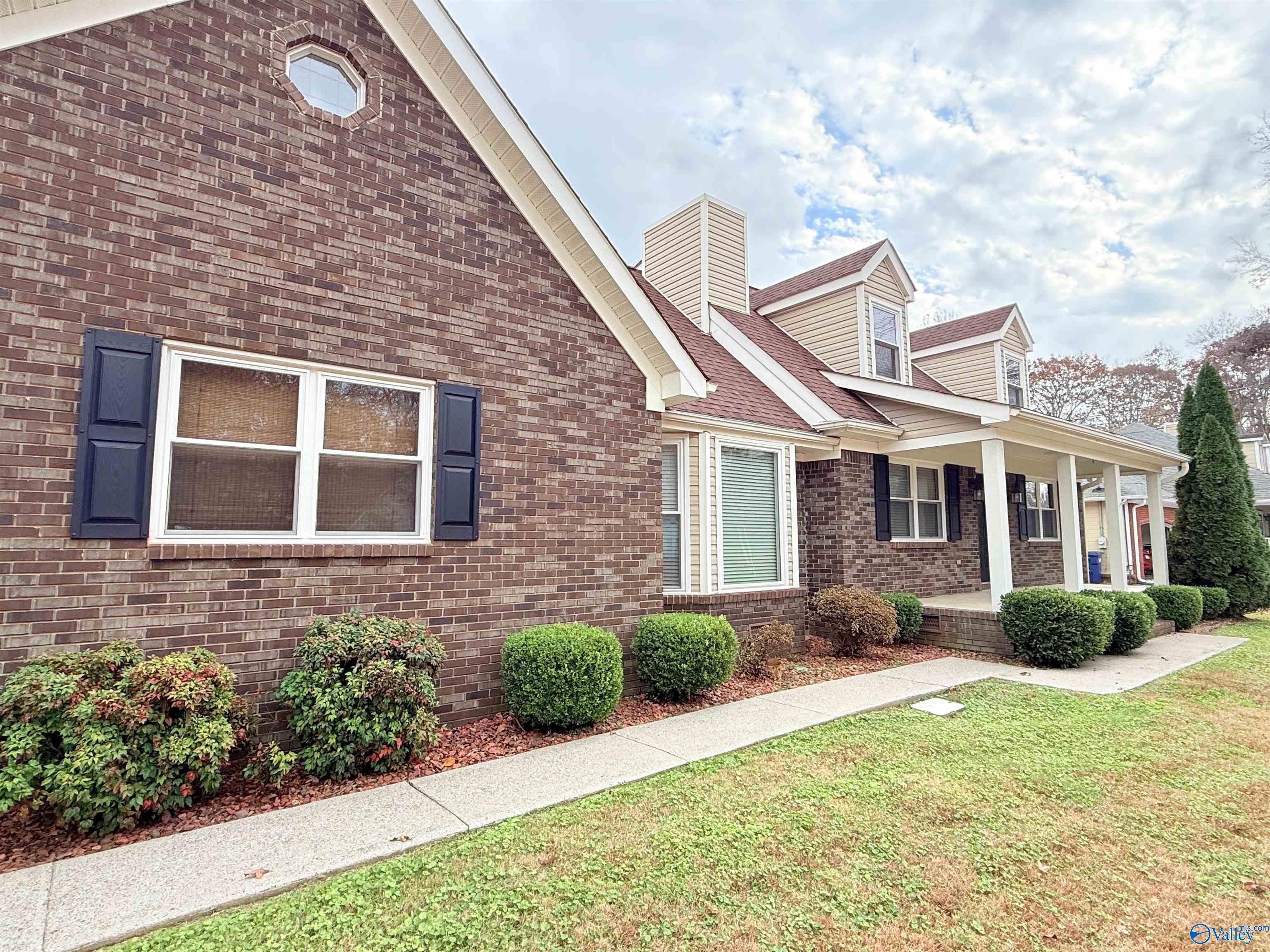 2046 Wedgewood Drive NE