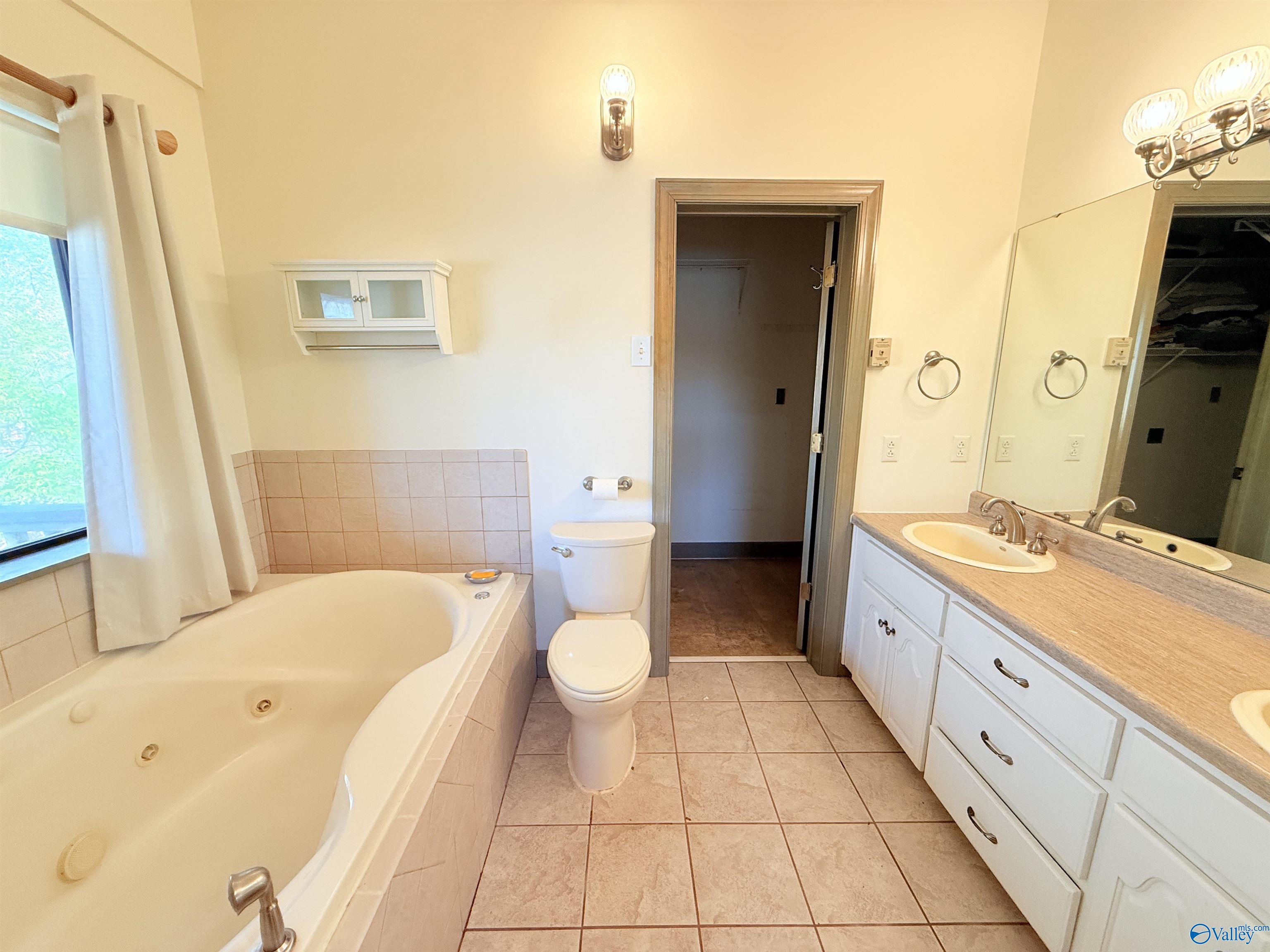 1889 Mohawk Cliff Road