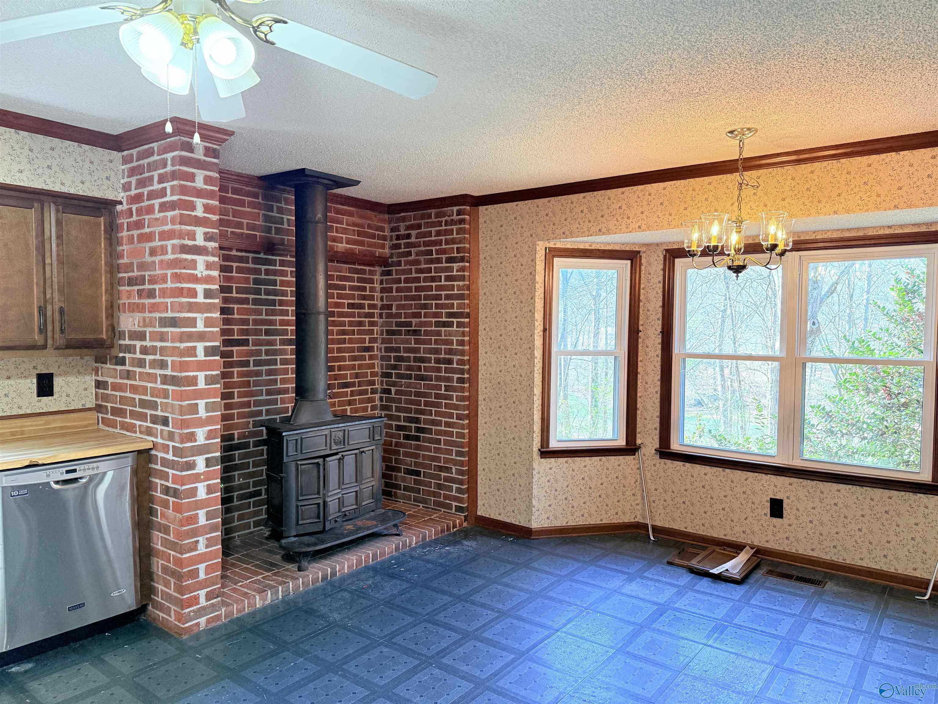 1975 Pine Lake Drive