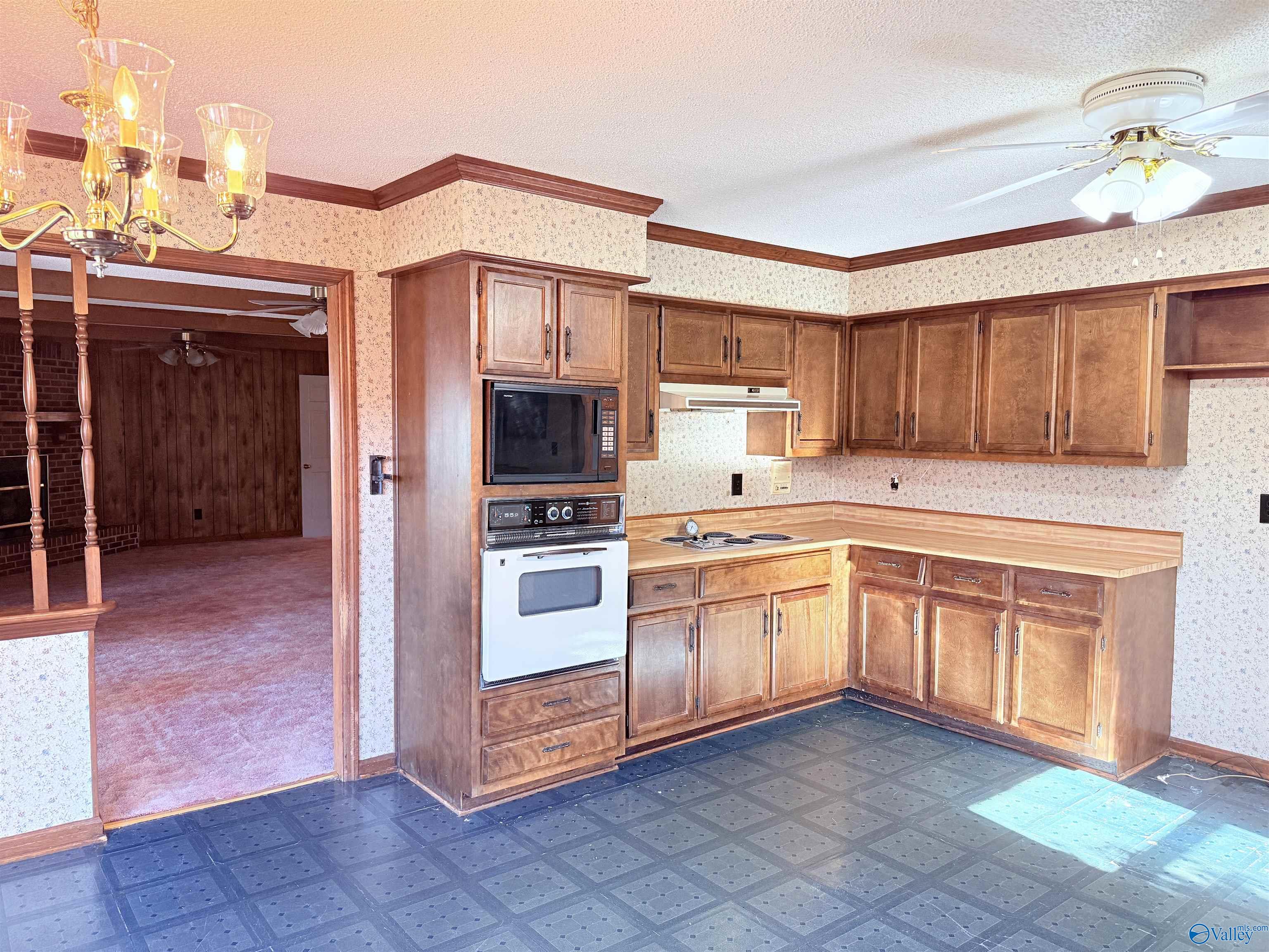 1975 Pine Lake Drive