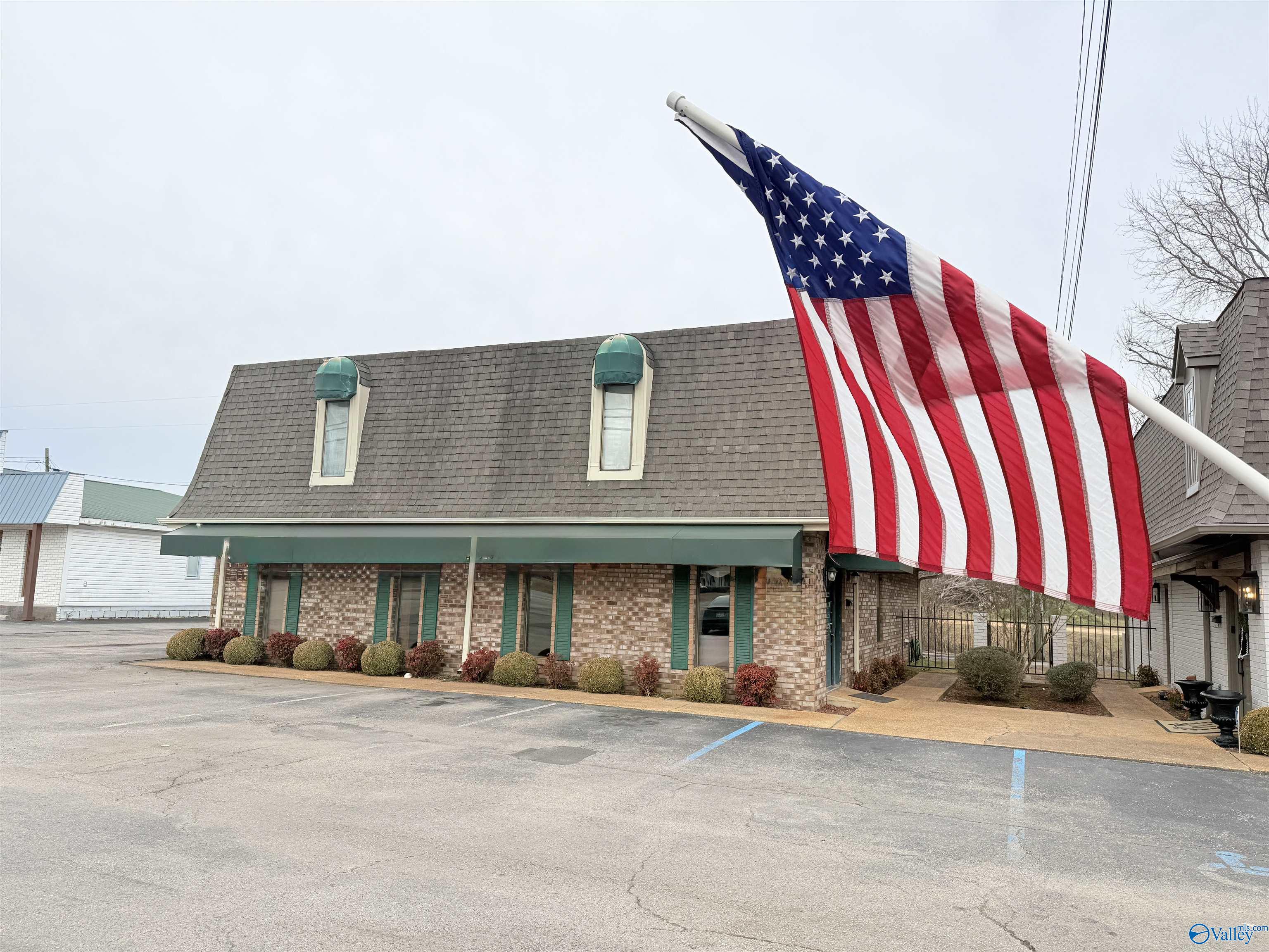 619 Brindlee Mountain Parkway N