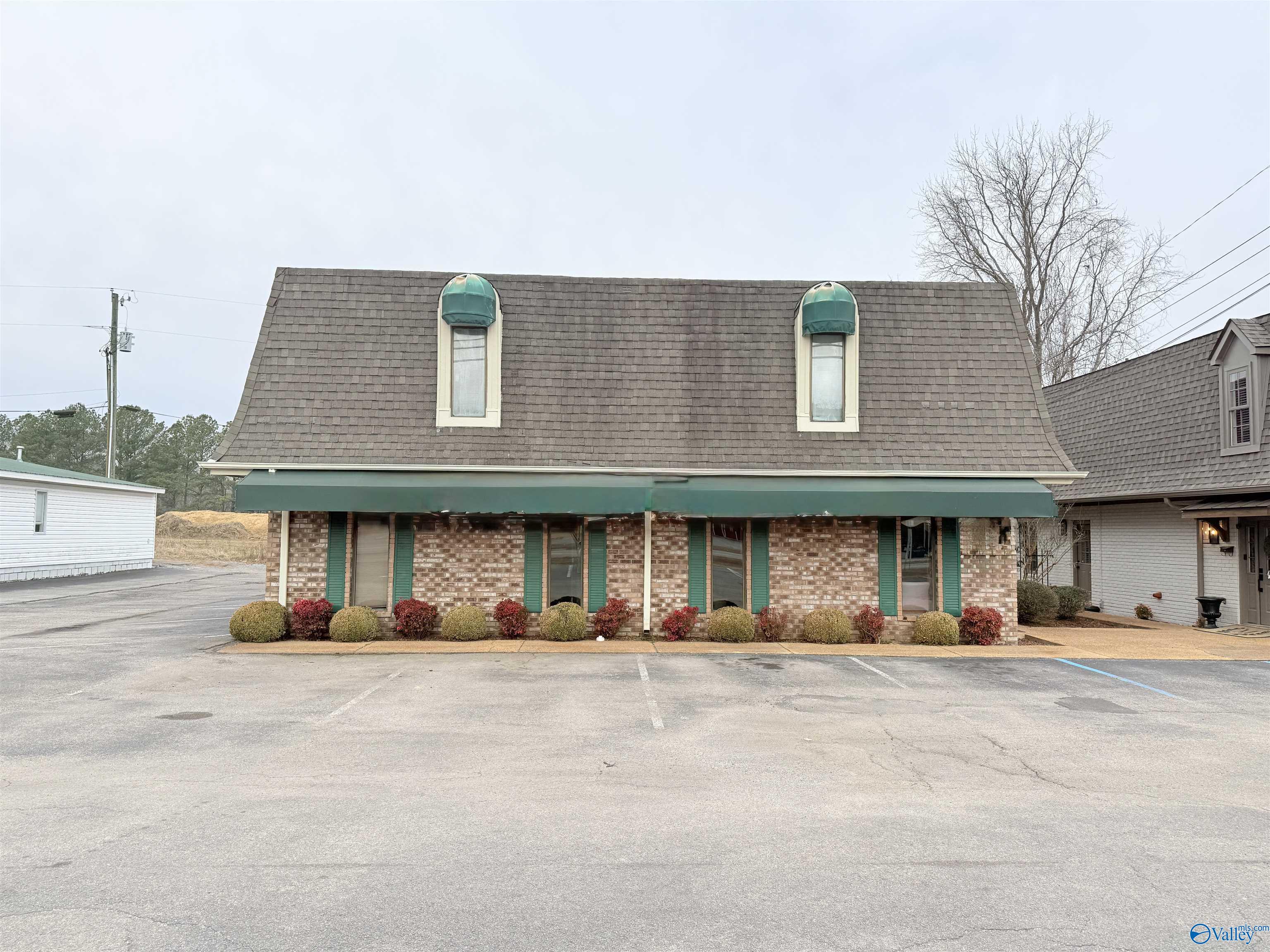 619 Brindlee Mountain Parkway N