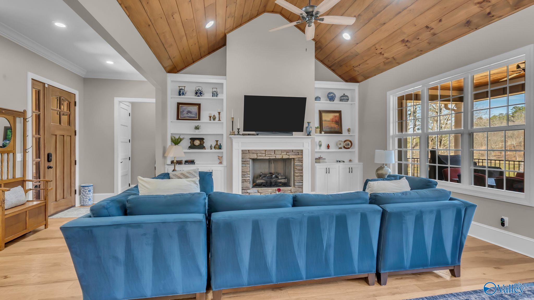 1067 Heritage Drive