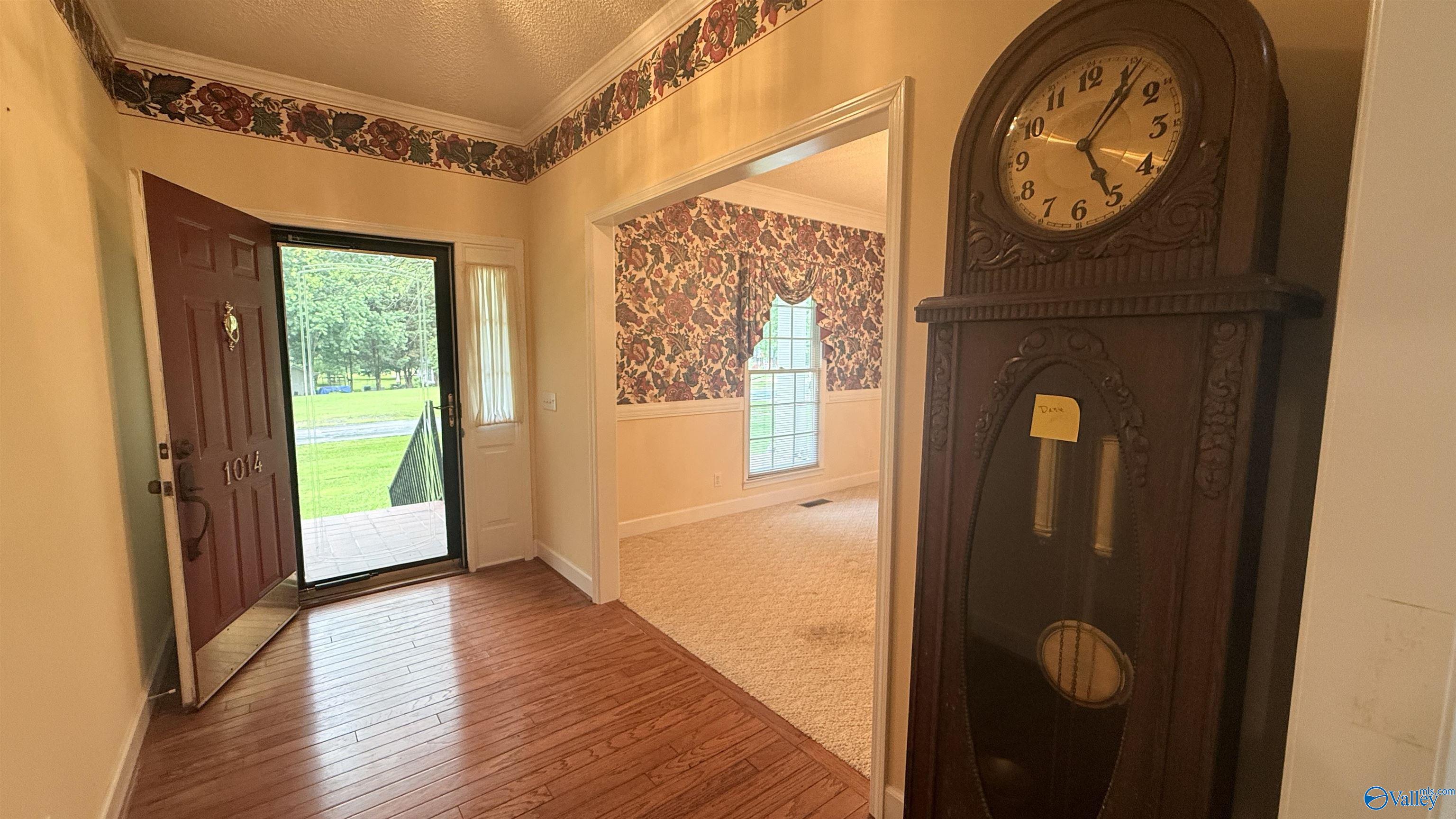 1014 Crestwood Drive