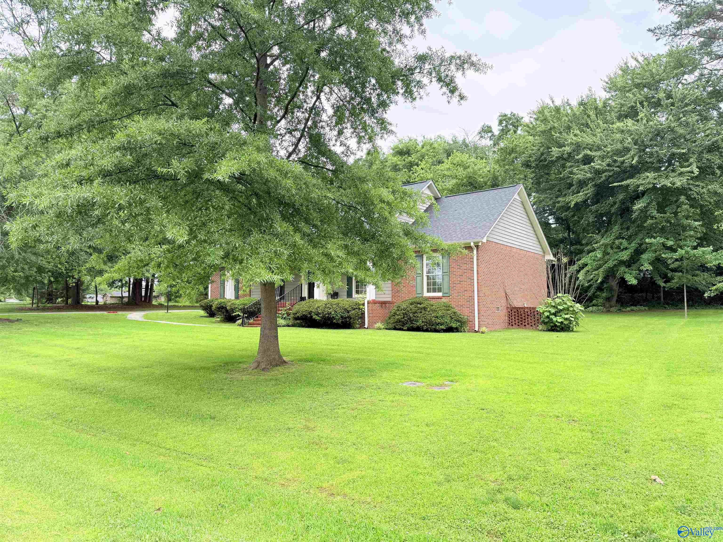 1014 Crestwood Drive