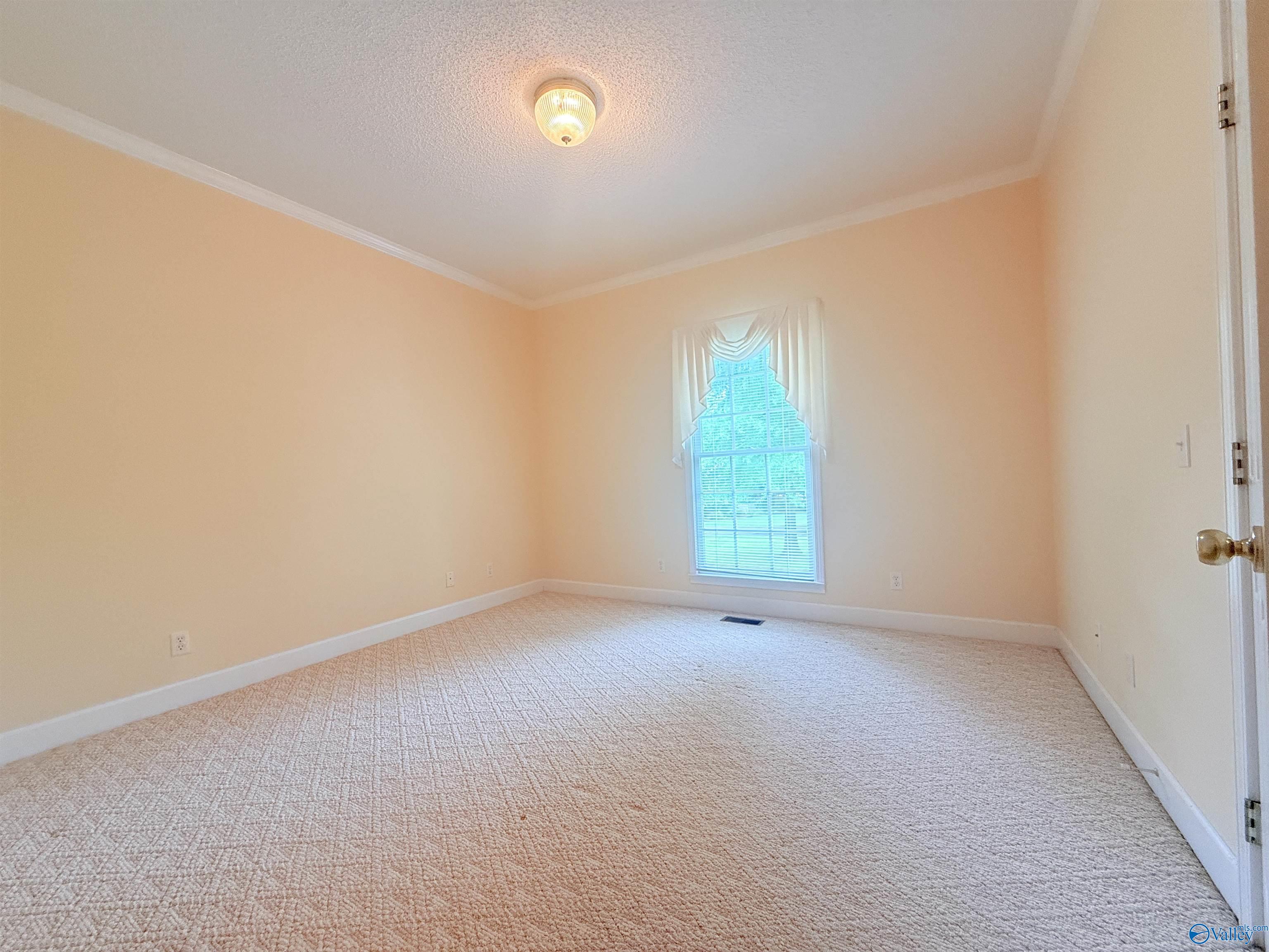 1014 Crestwood Drive