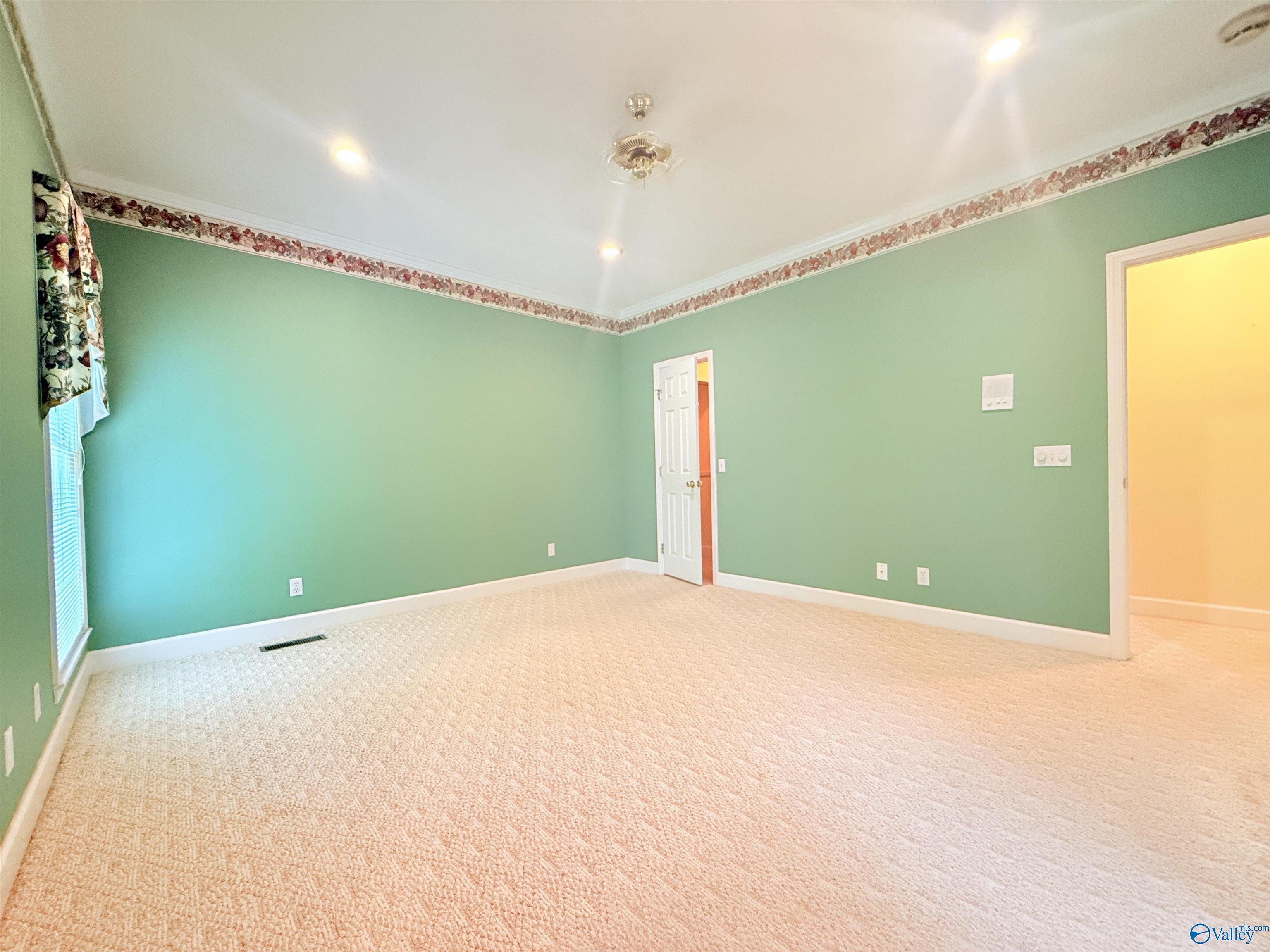 1014 Crestwood Drive