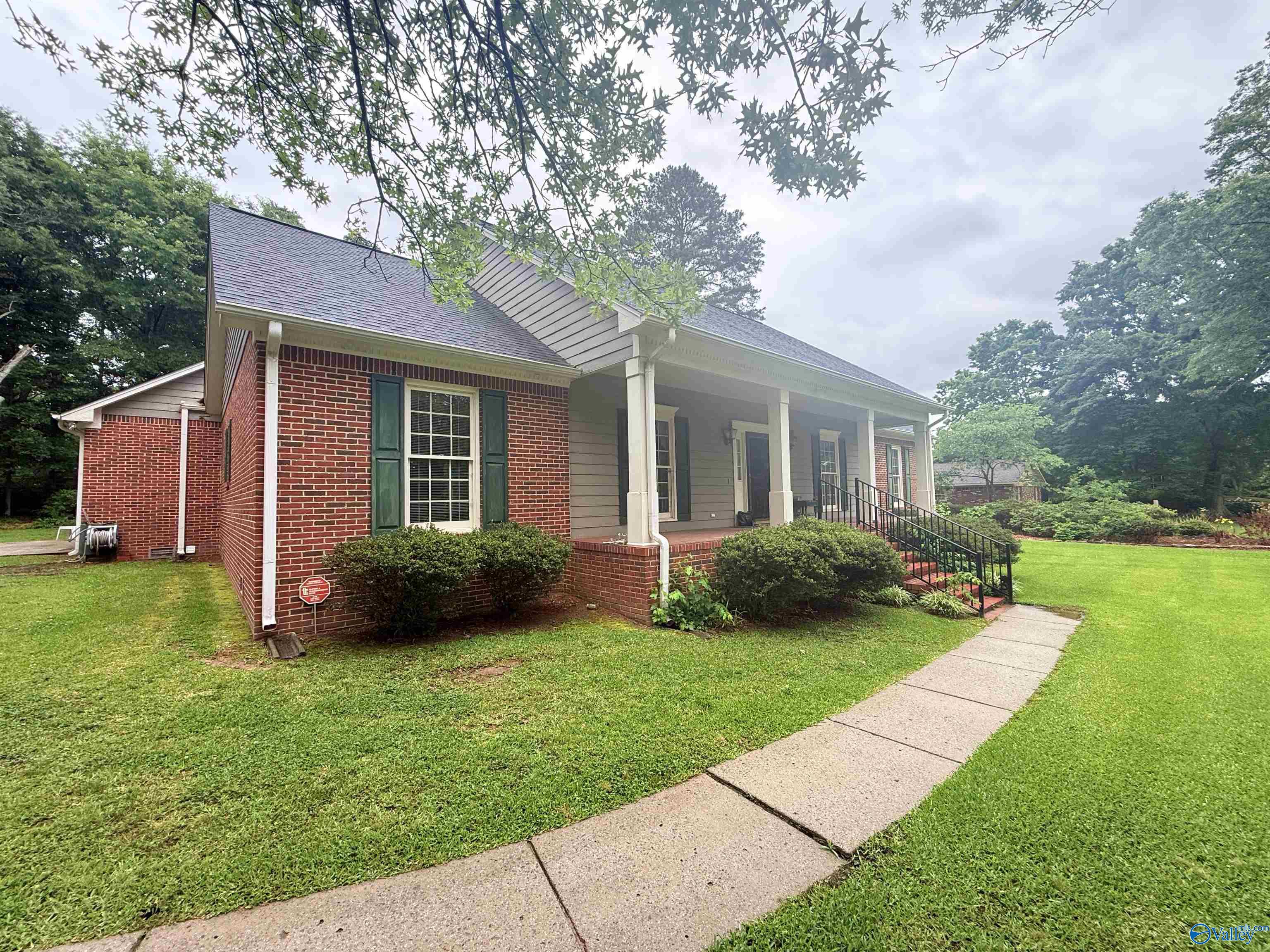 1014 Crestwood Drive