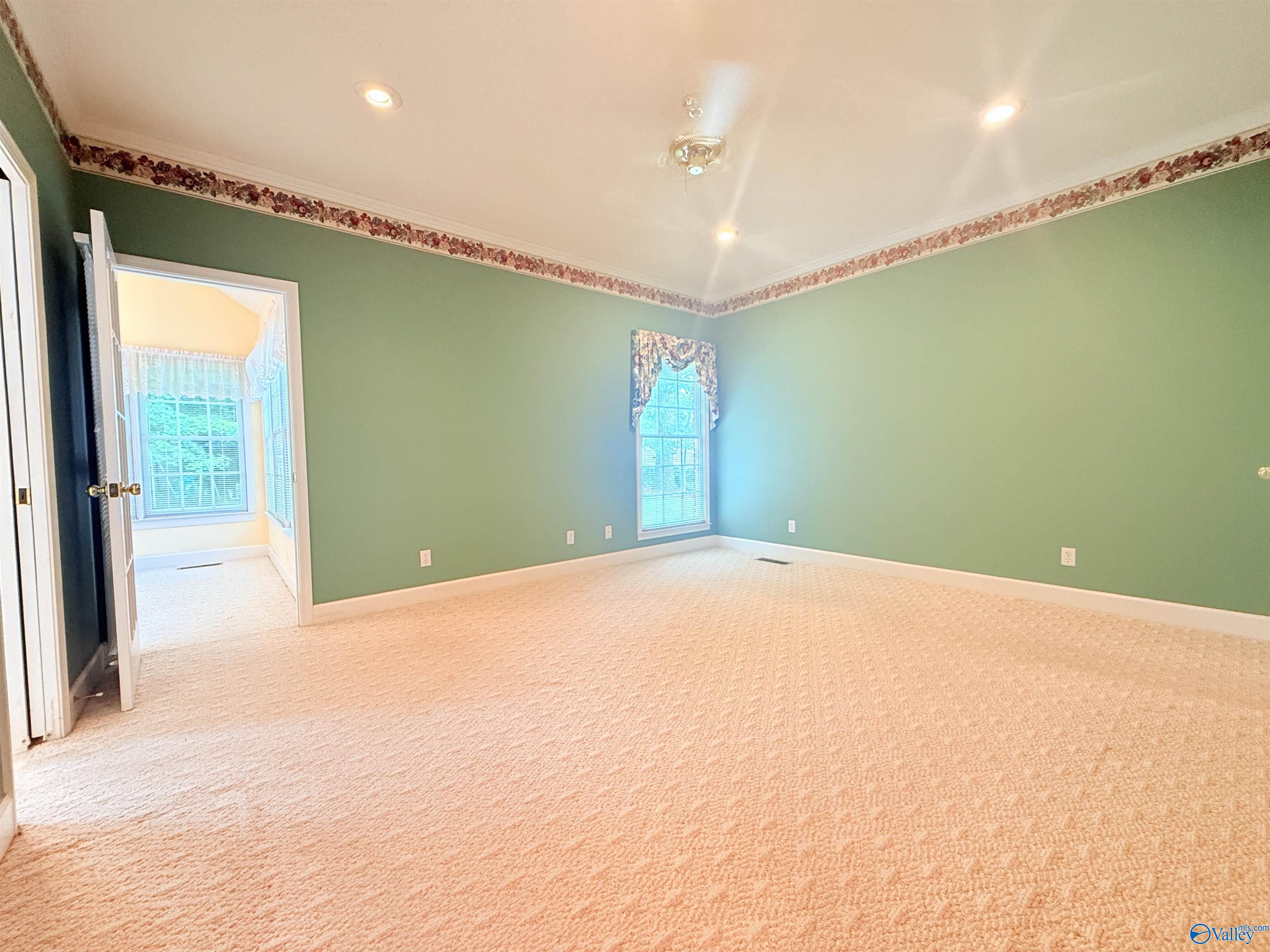 1014 Crestwood Drive
