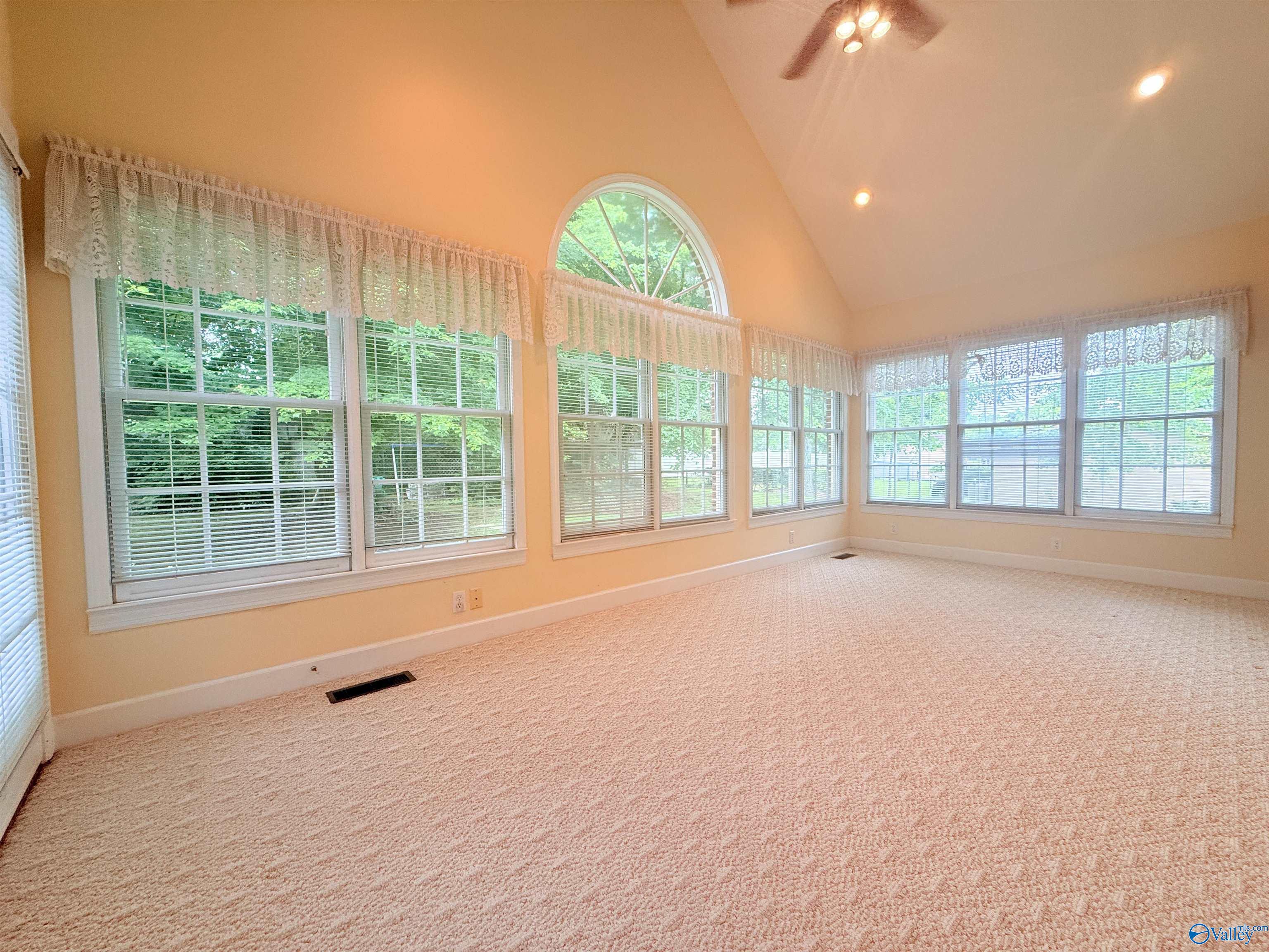 1014 Crestwood Drive