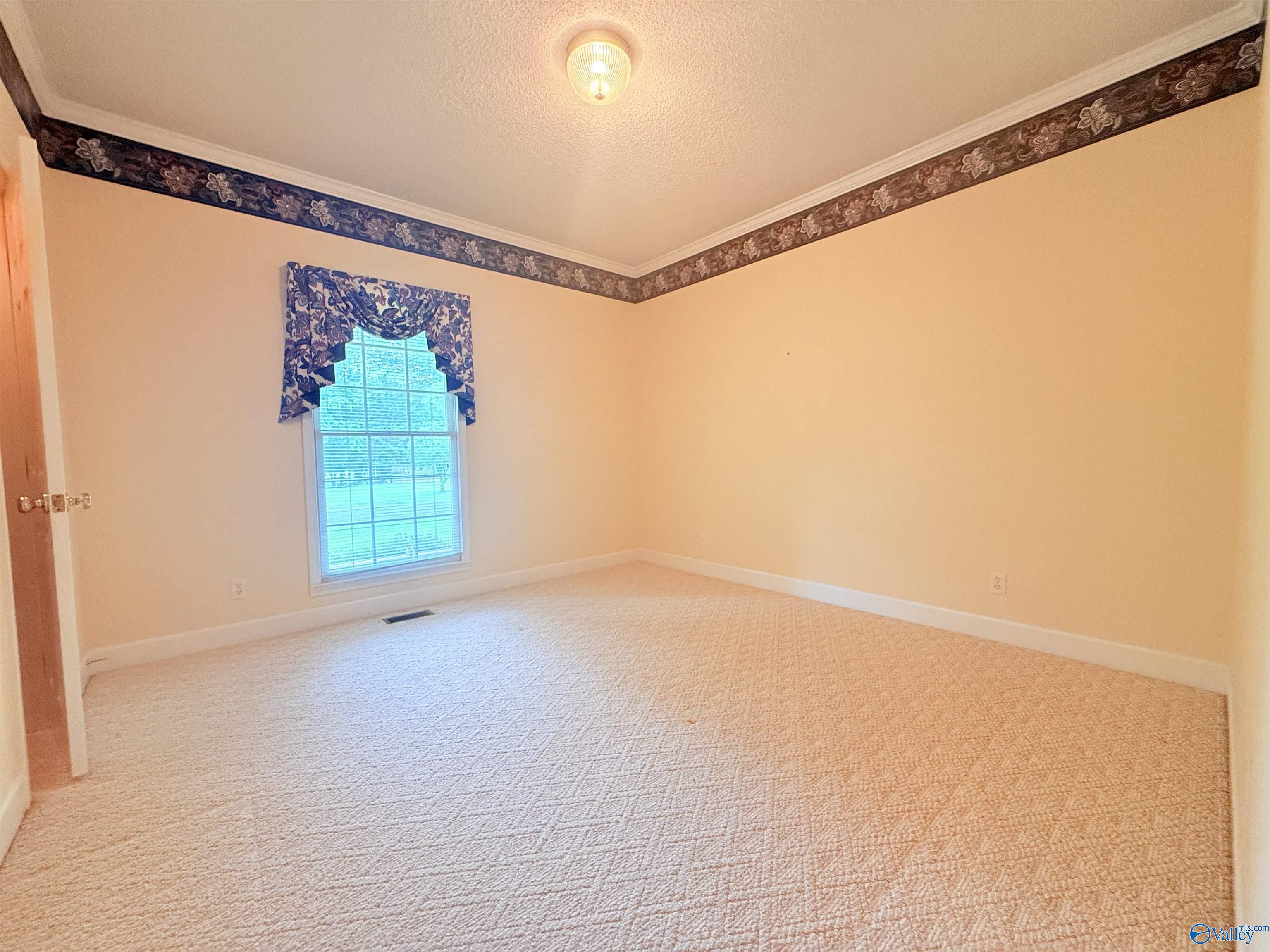 1014 Crestwood Drive