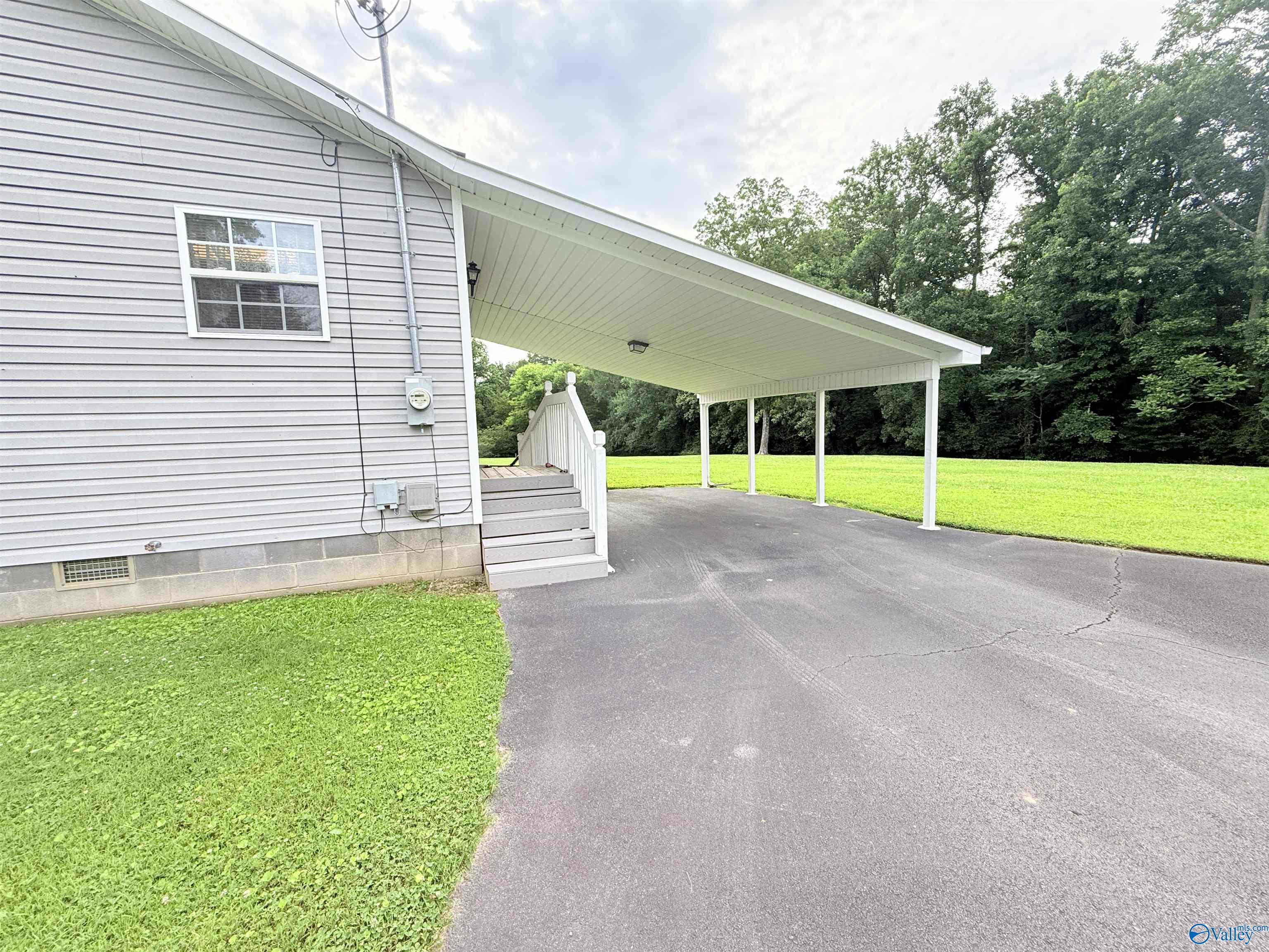 512 Lookout Drive