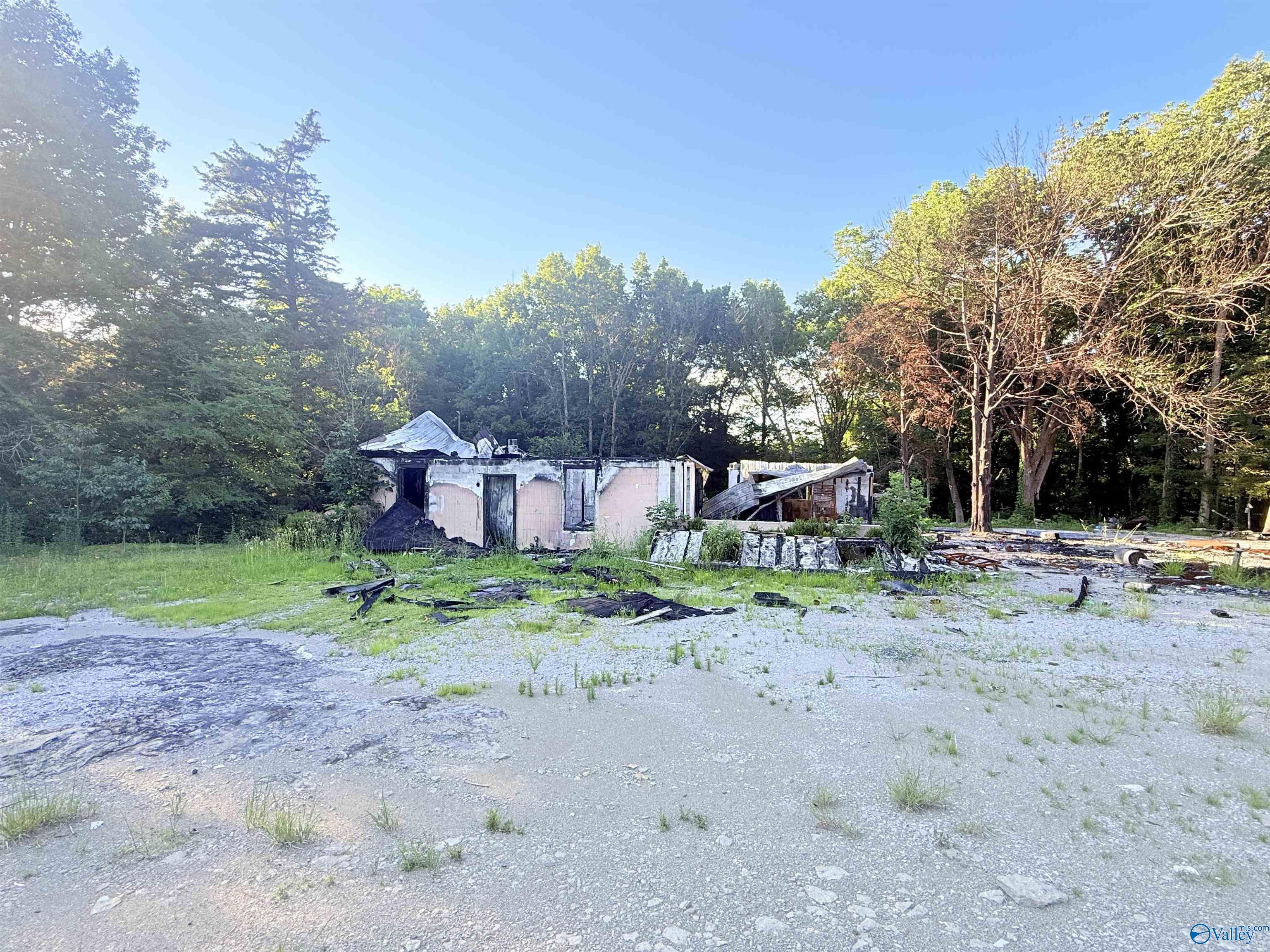 9612 Highway 36 E