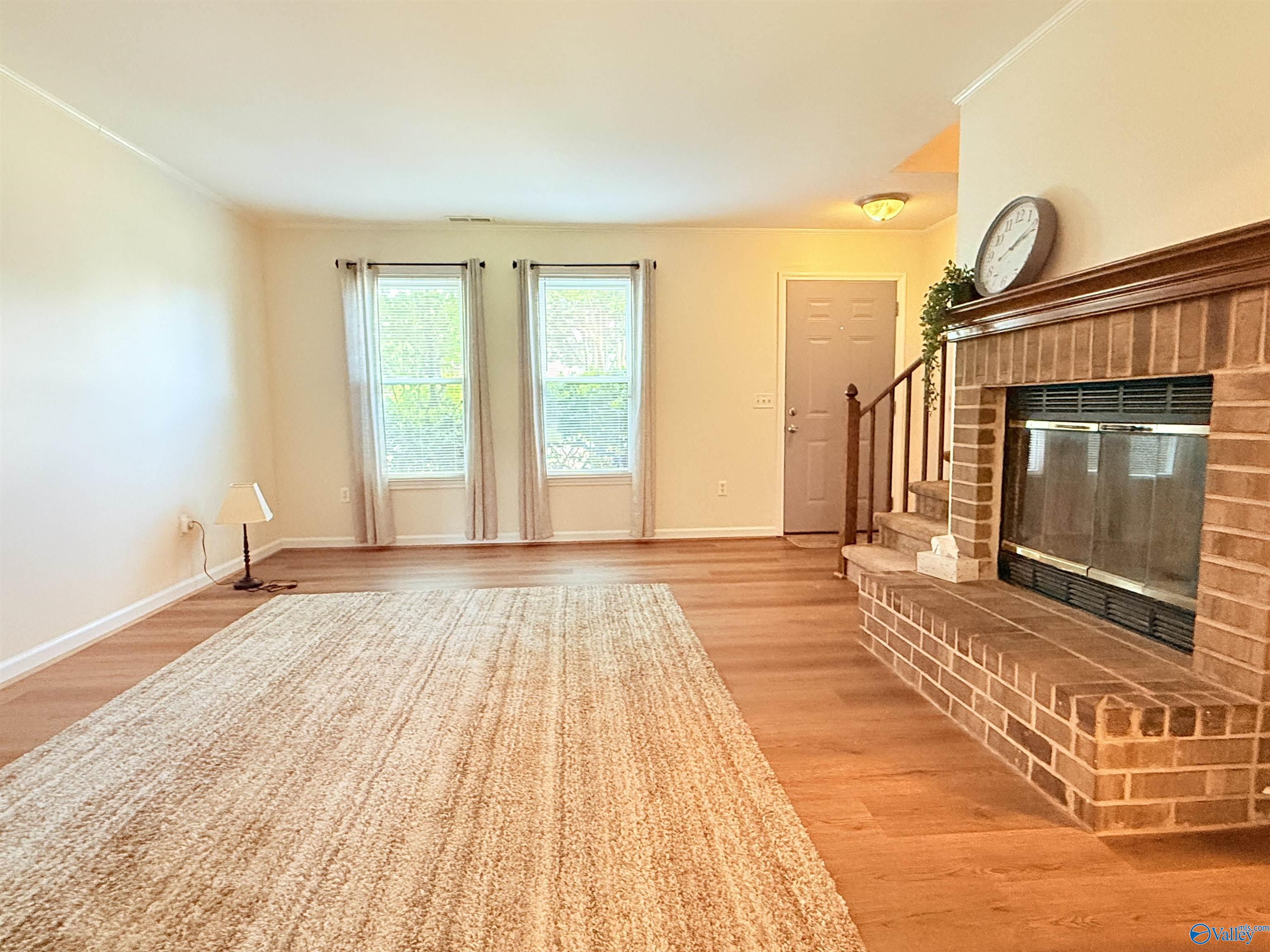 123 Cresent Circle