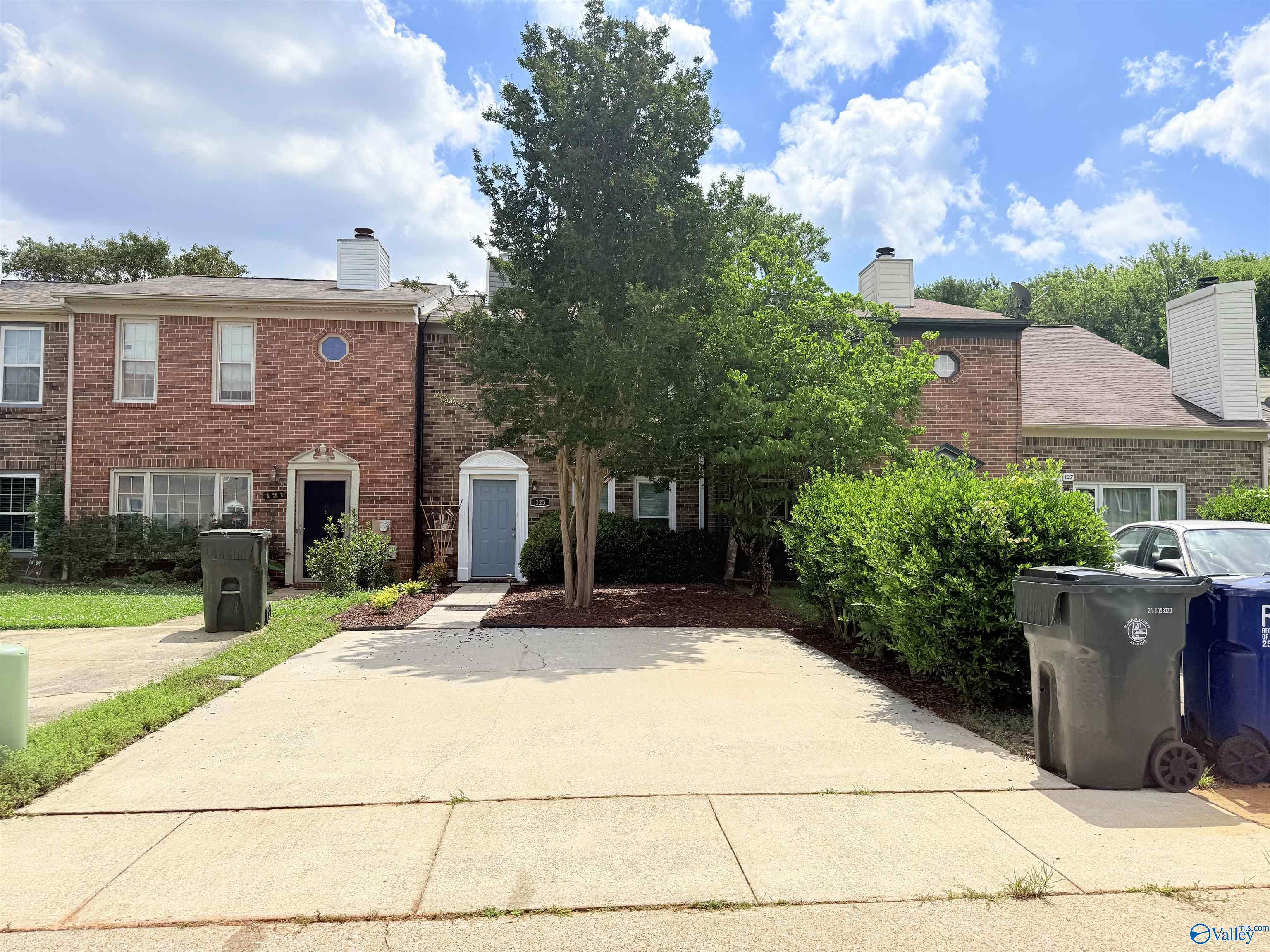 123 Cresent Circle