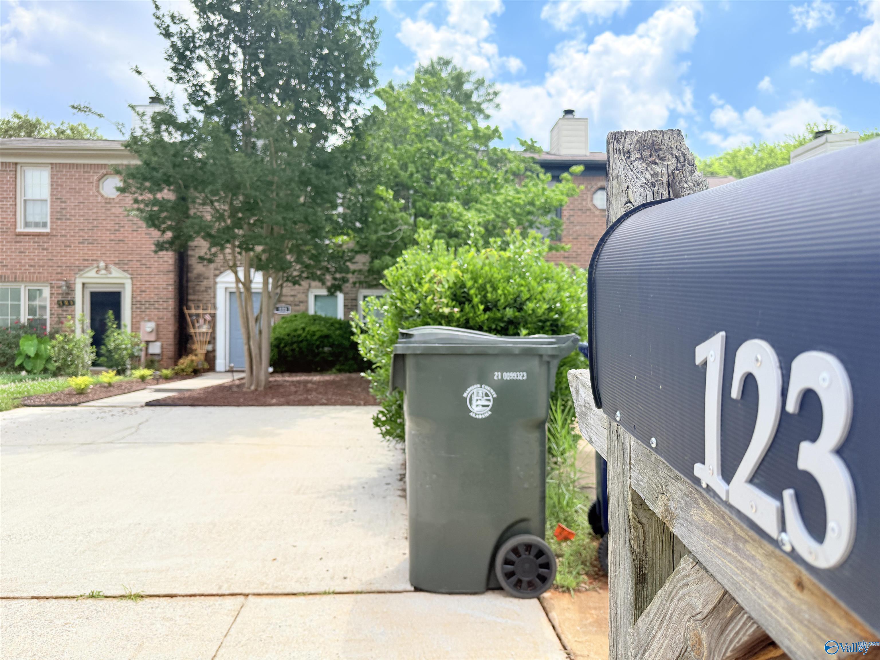 123 Cresent Circle