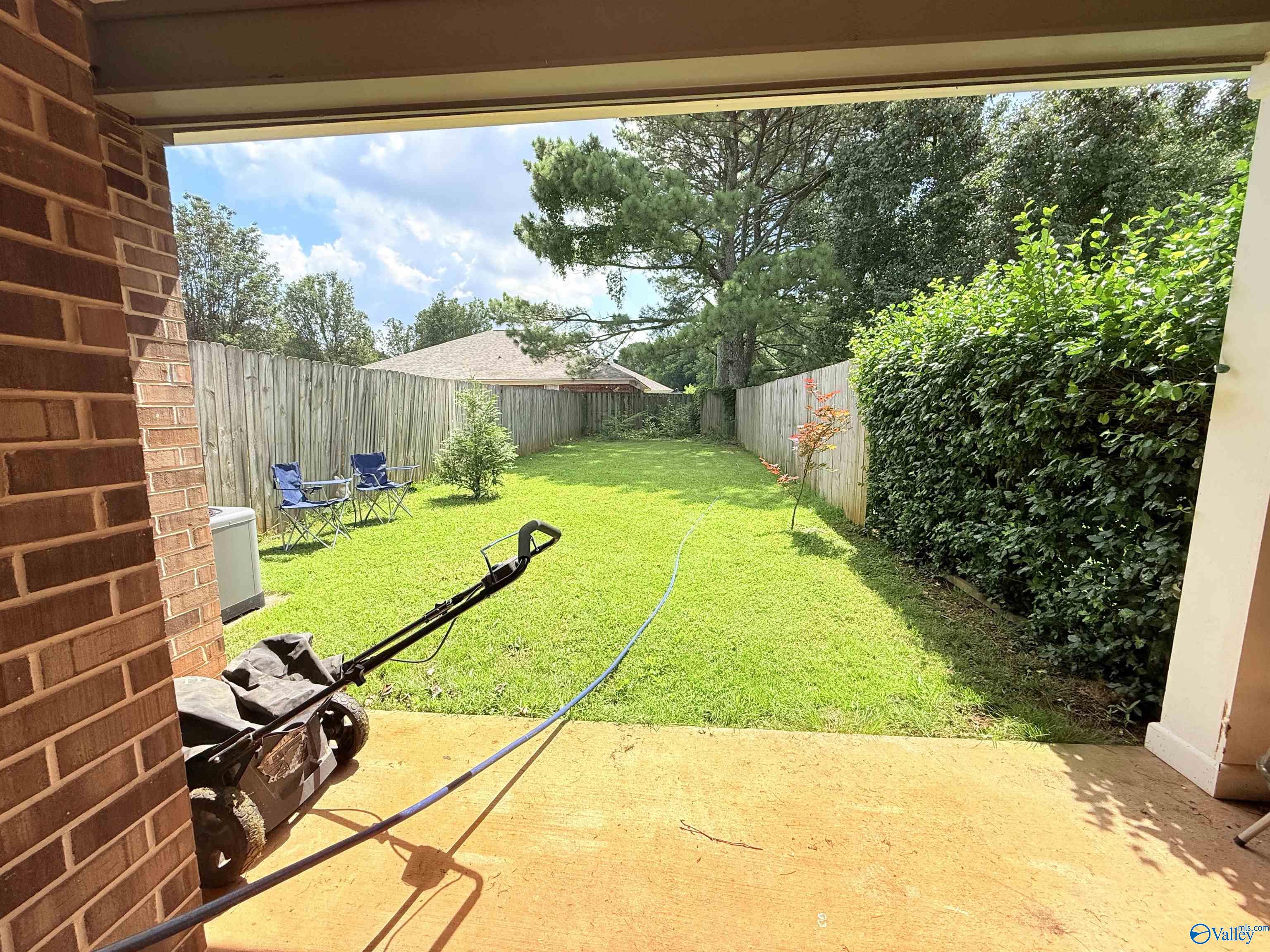 123 Cresent Circle