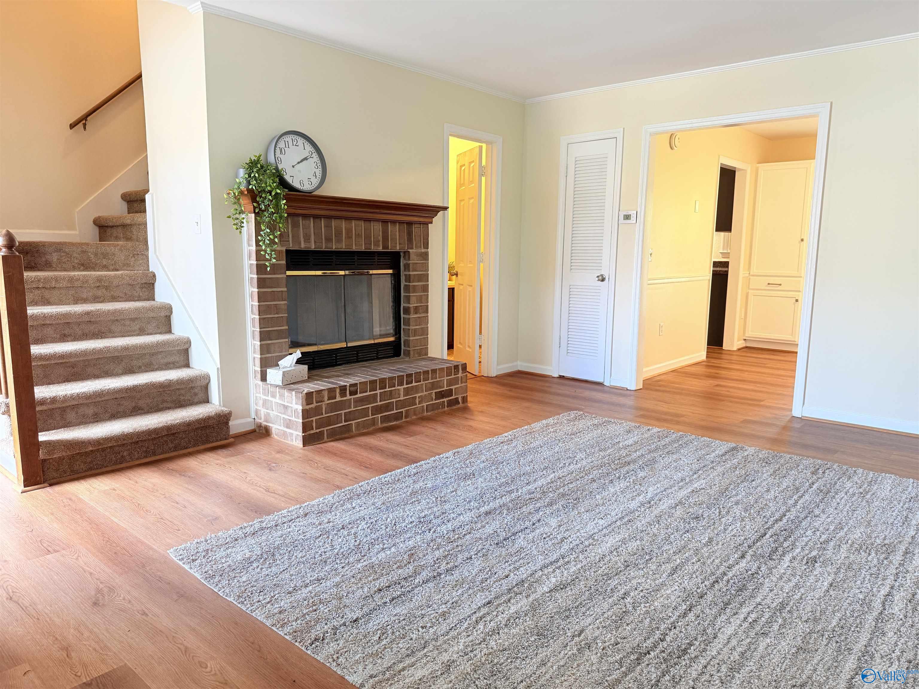 123 Cresent Circle