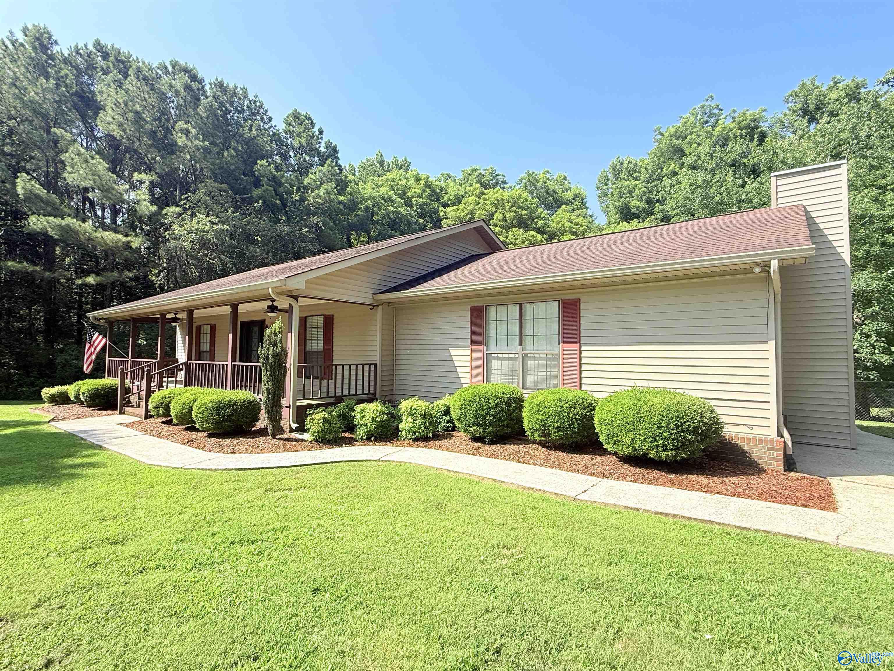90 Bayside Lane