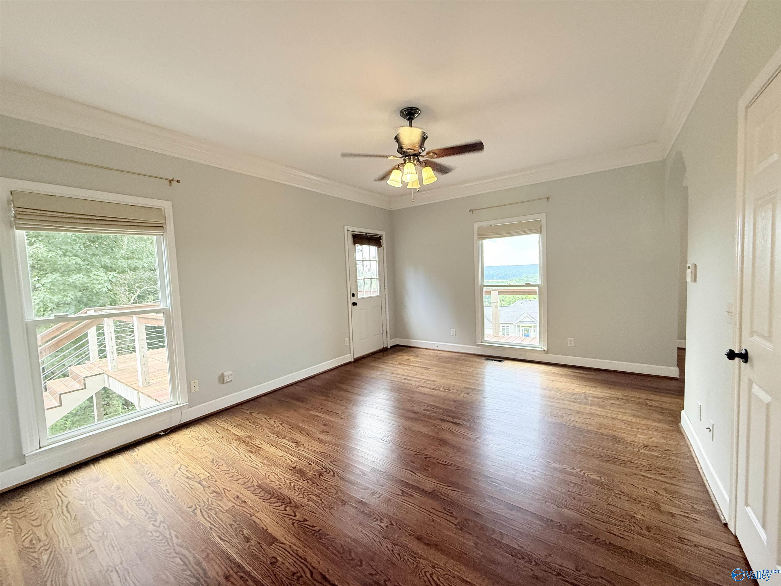 2032 Hualapai Lane