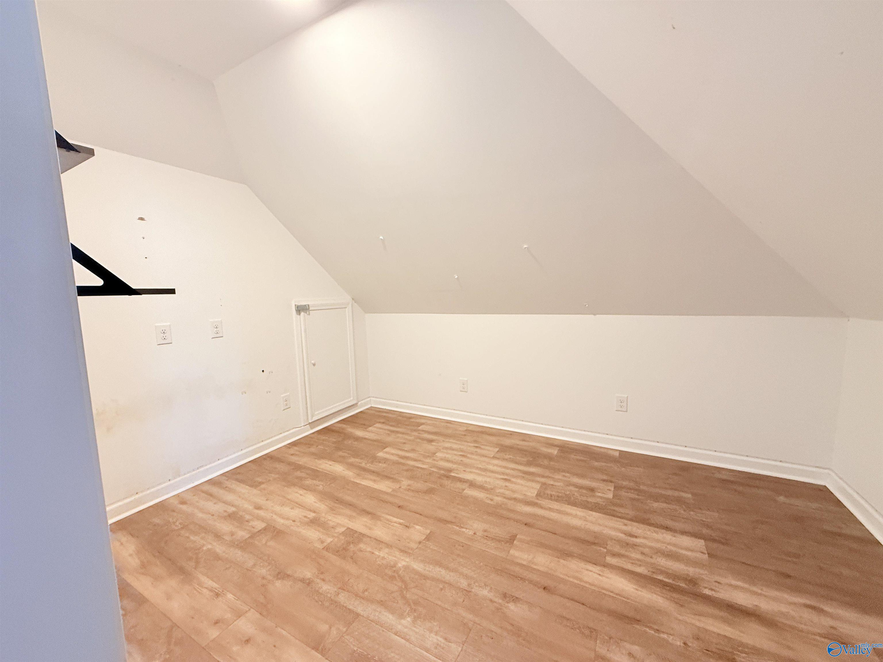 2032 Hualapai Lane