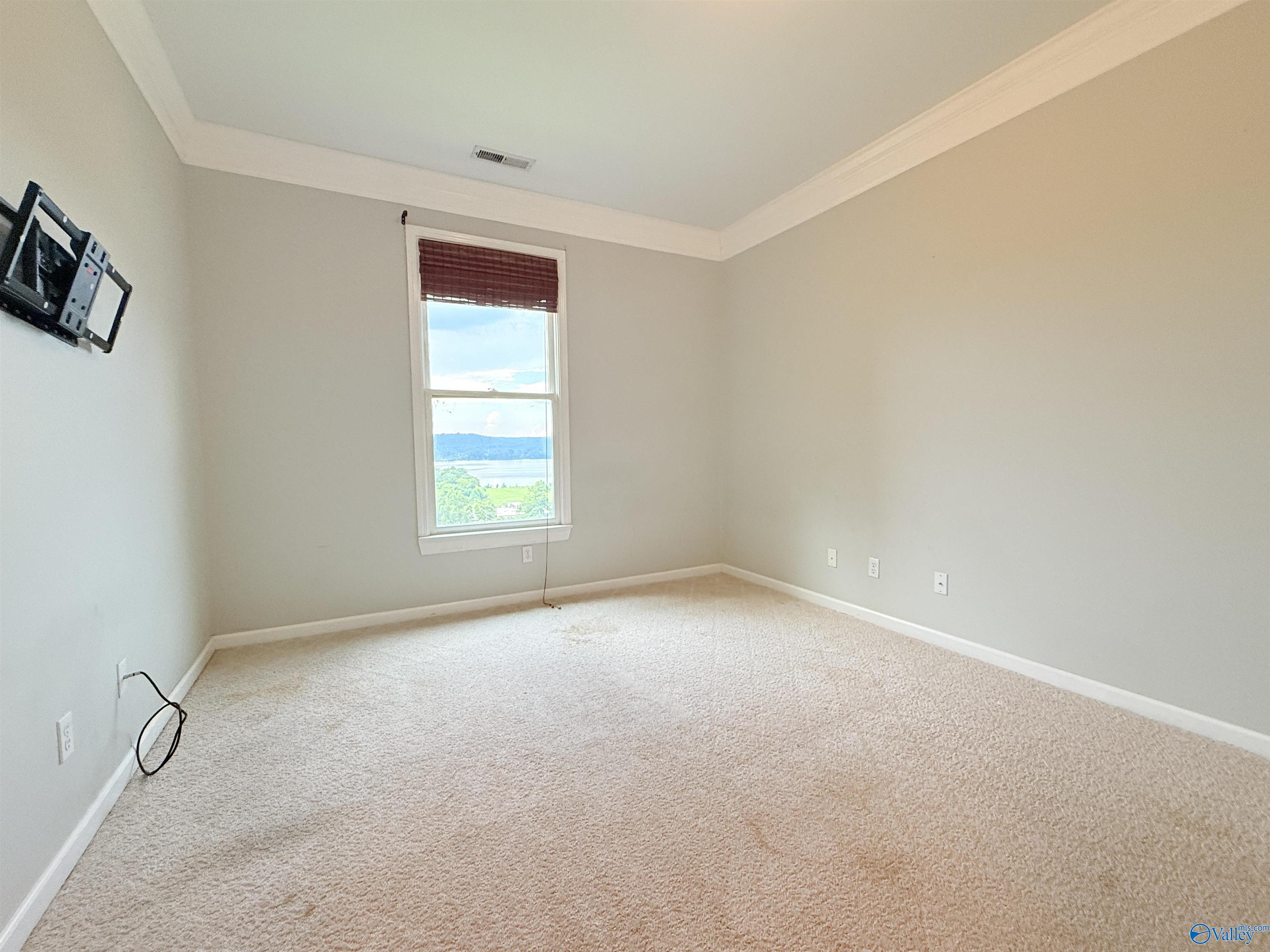 2032 Hualapai Lane