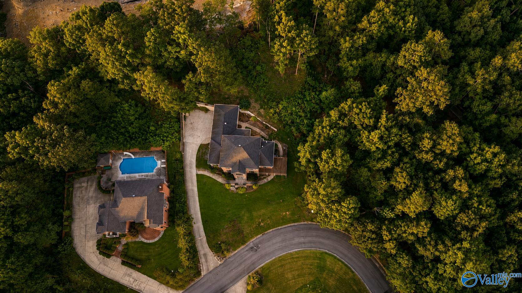 2032 Hualapai Lane