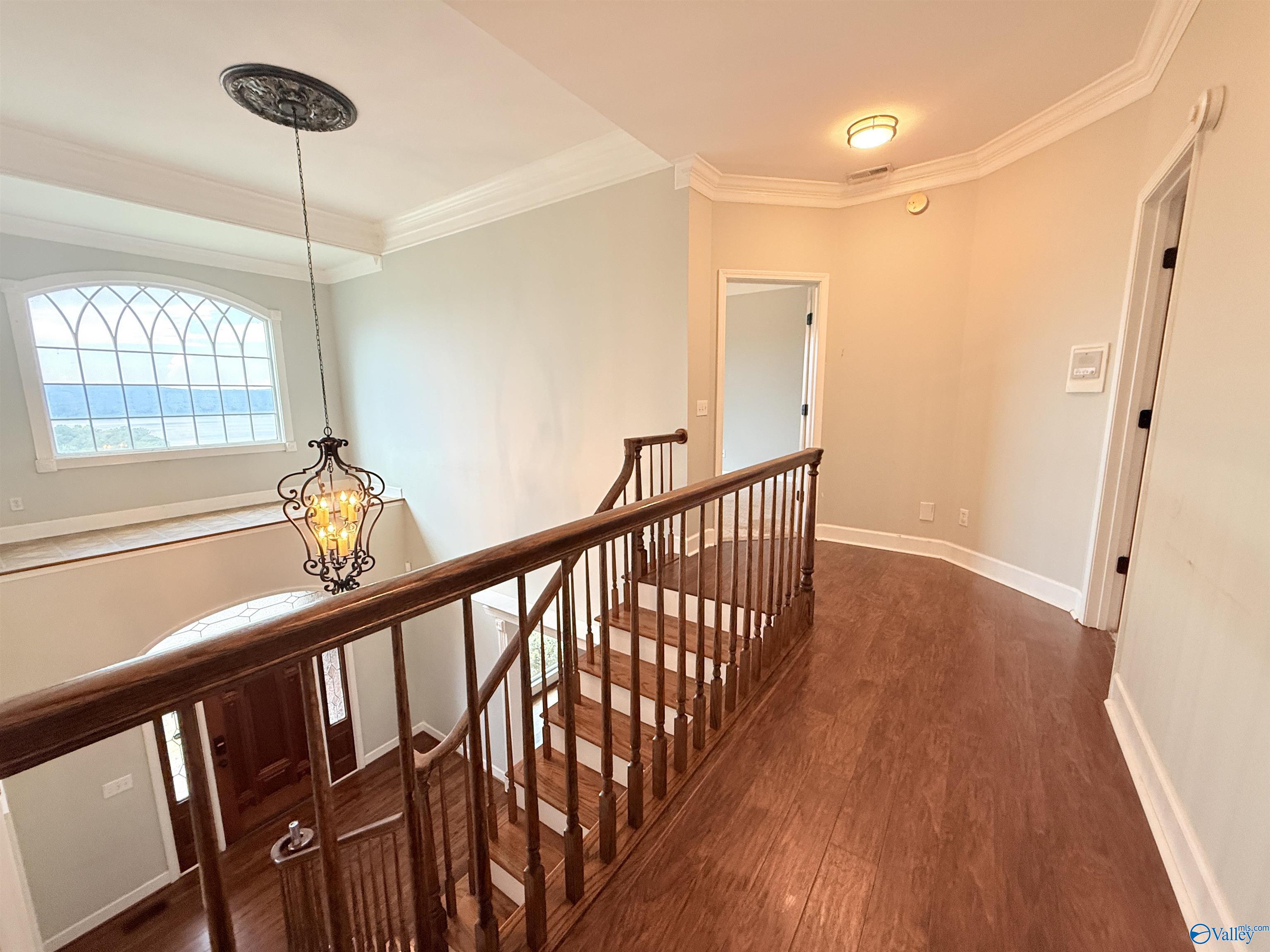 2032 Hualapai Lane