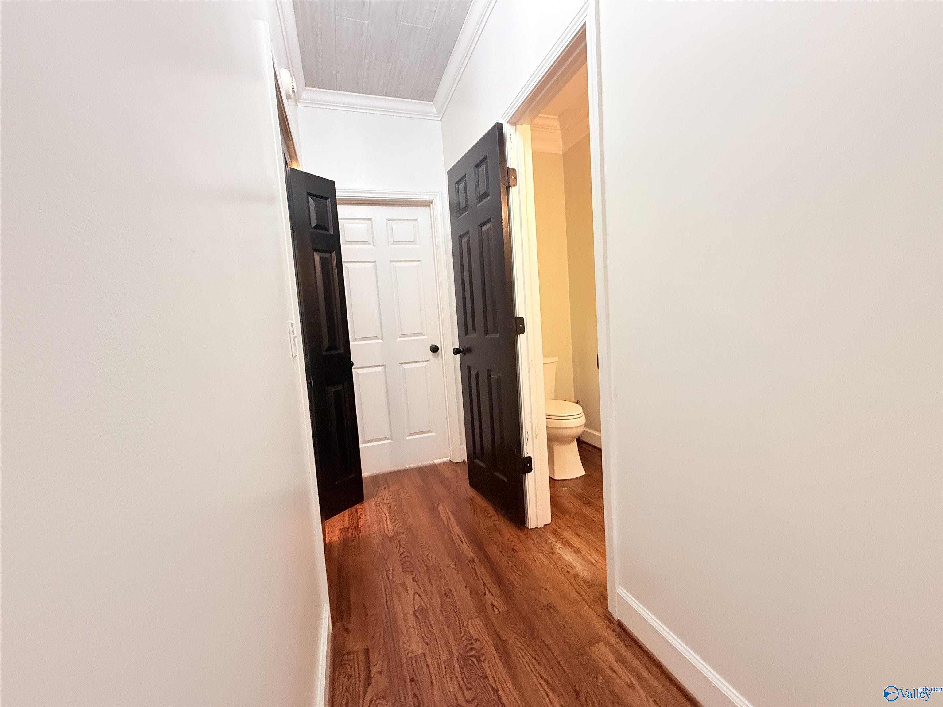 2032 Hualapai Lane