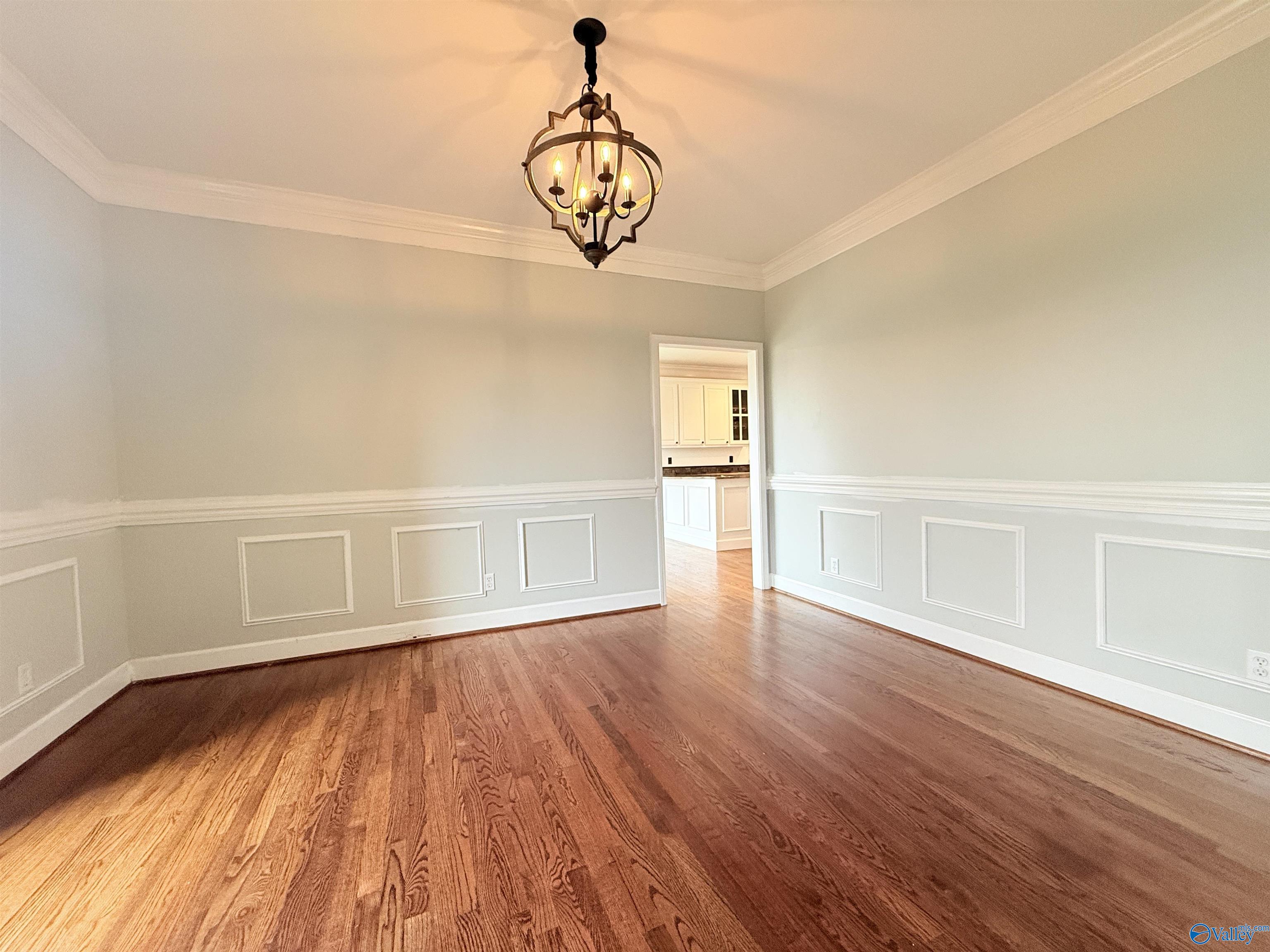 2032 Hualapai Lane