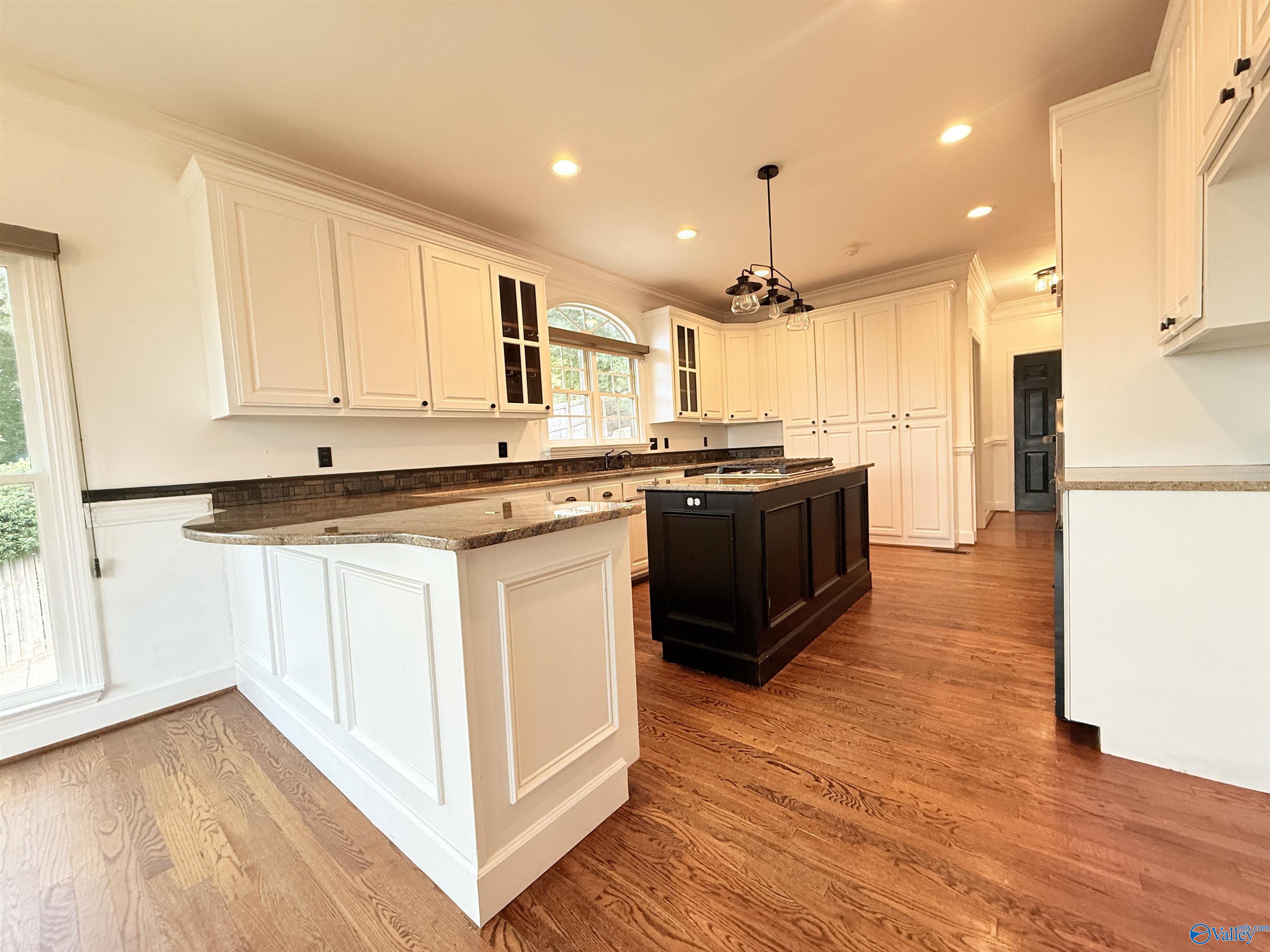 2032 Hualapai Lane