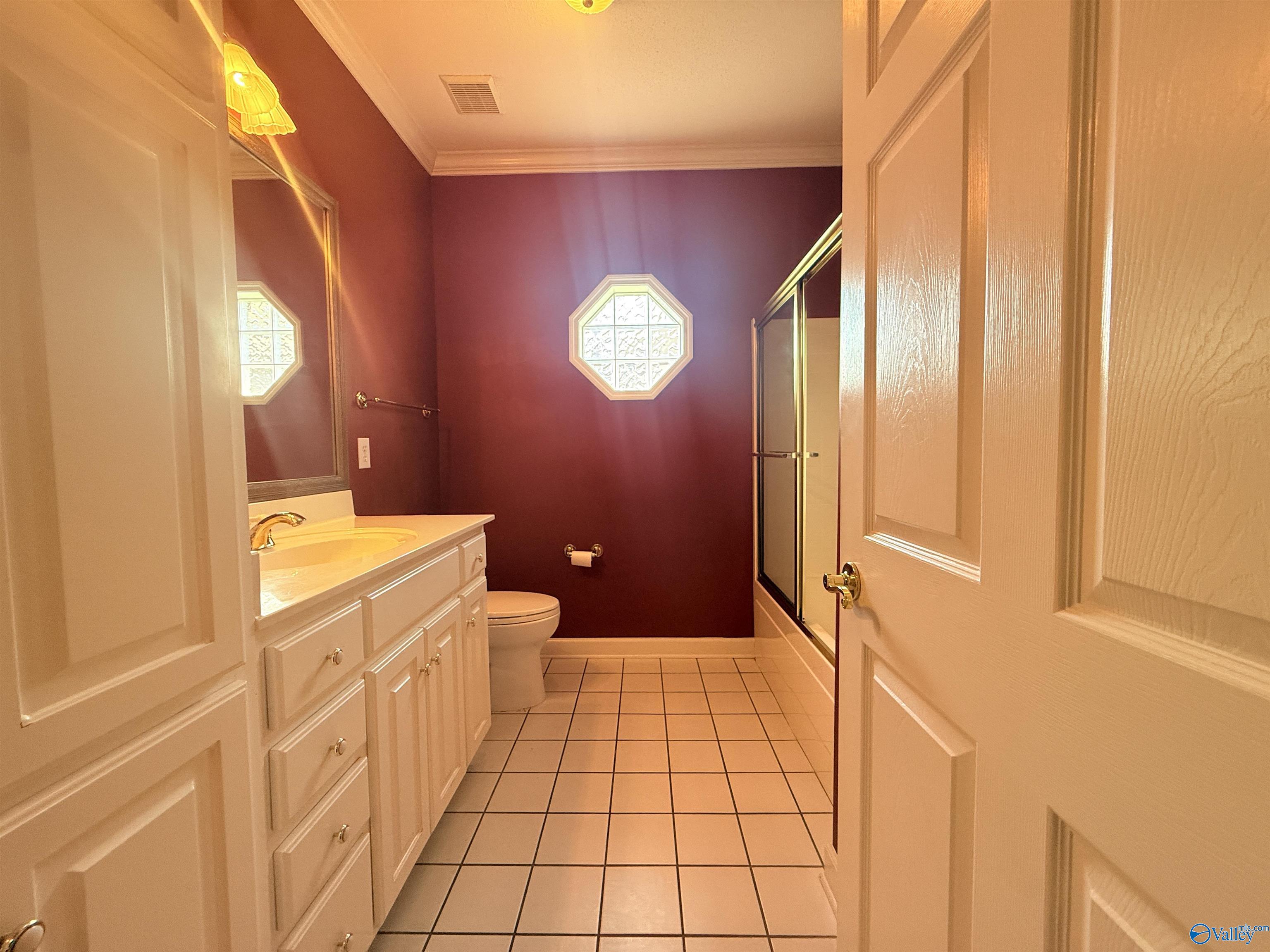 124 Dorset Circle