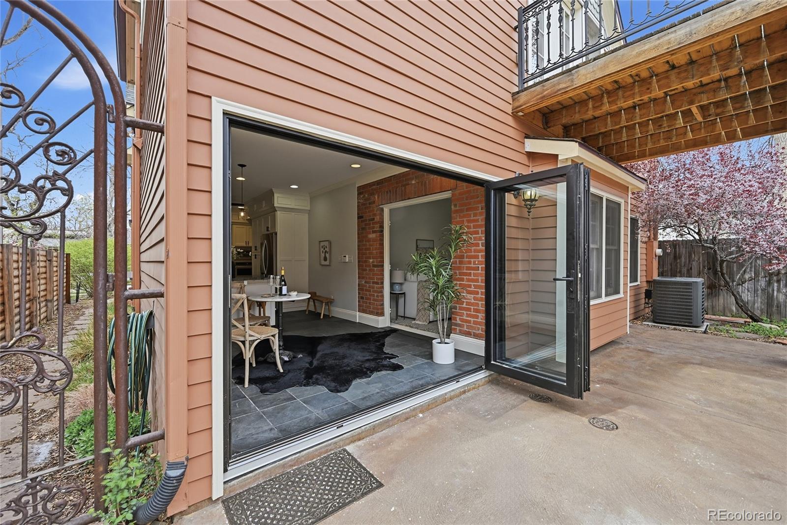 322 S Humboldt Street