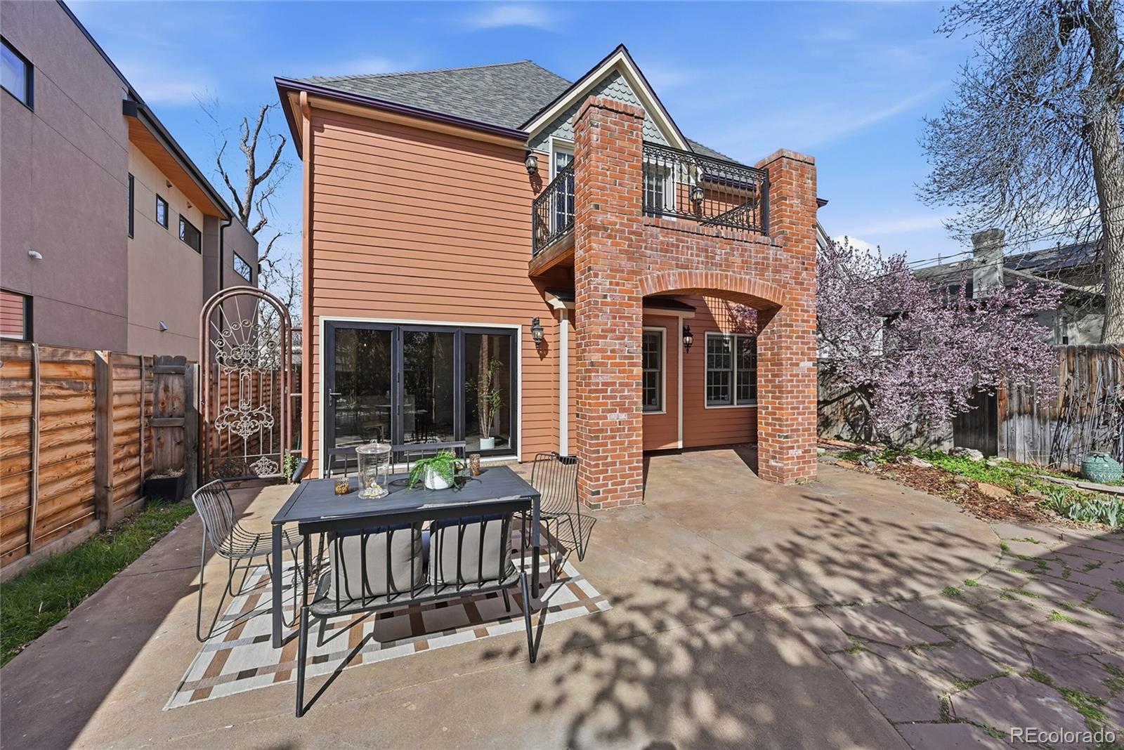 322 S Humboldt Street