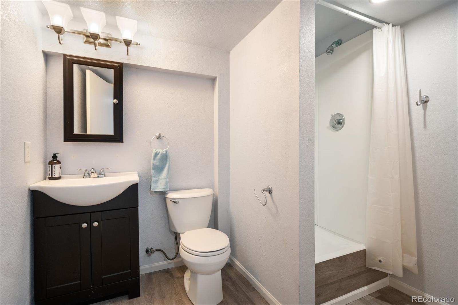2764 Fernwood Pl