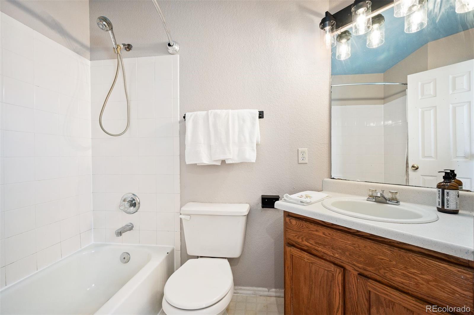 2764 Fernwood Pl