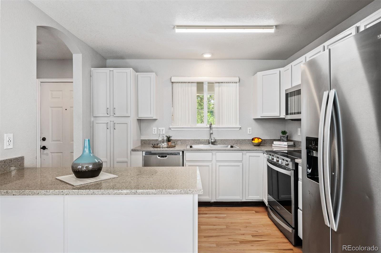 2764 Fernwood Pl
