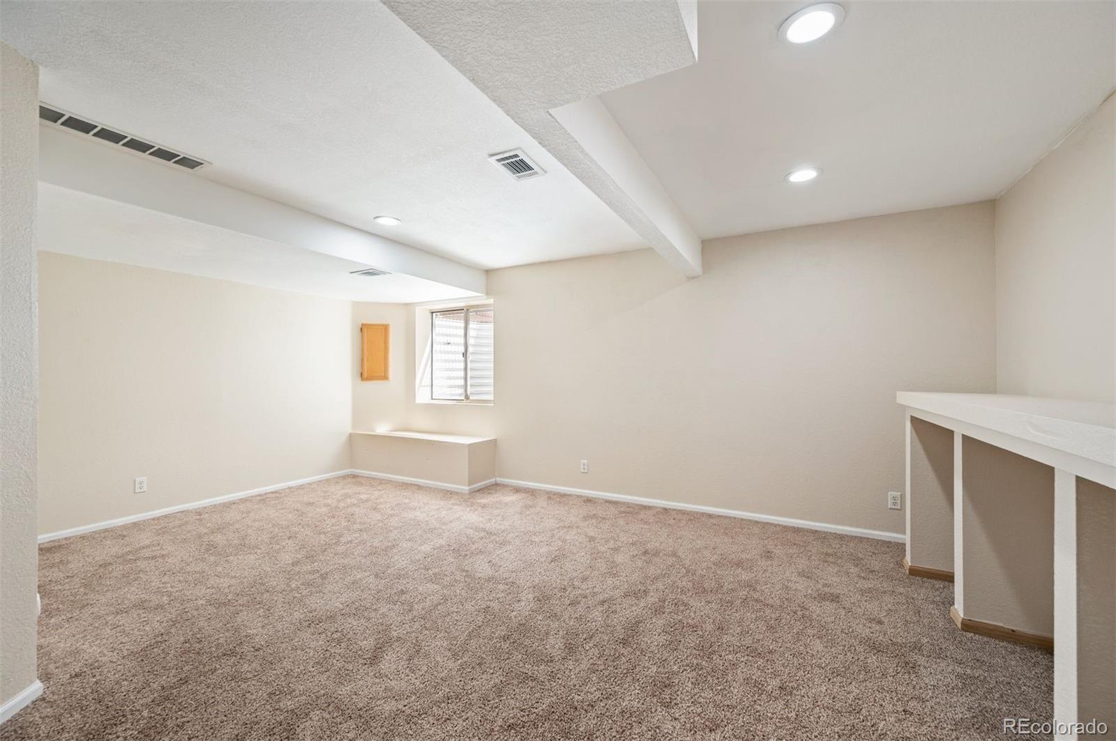 2764 Fernwood Pl