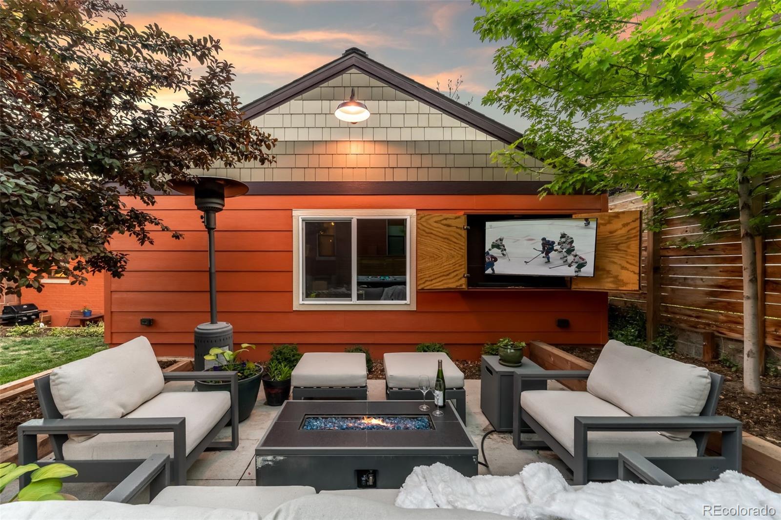 3250 W Hayward Place